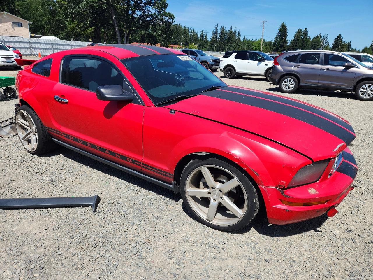 2007 Ford Mustang Red vin: 1ZVFT80N675272803
