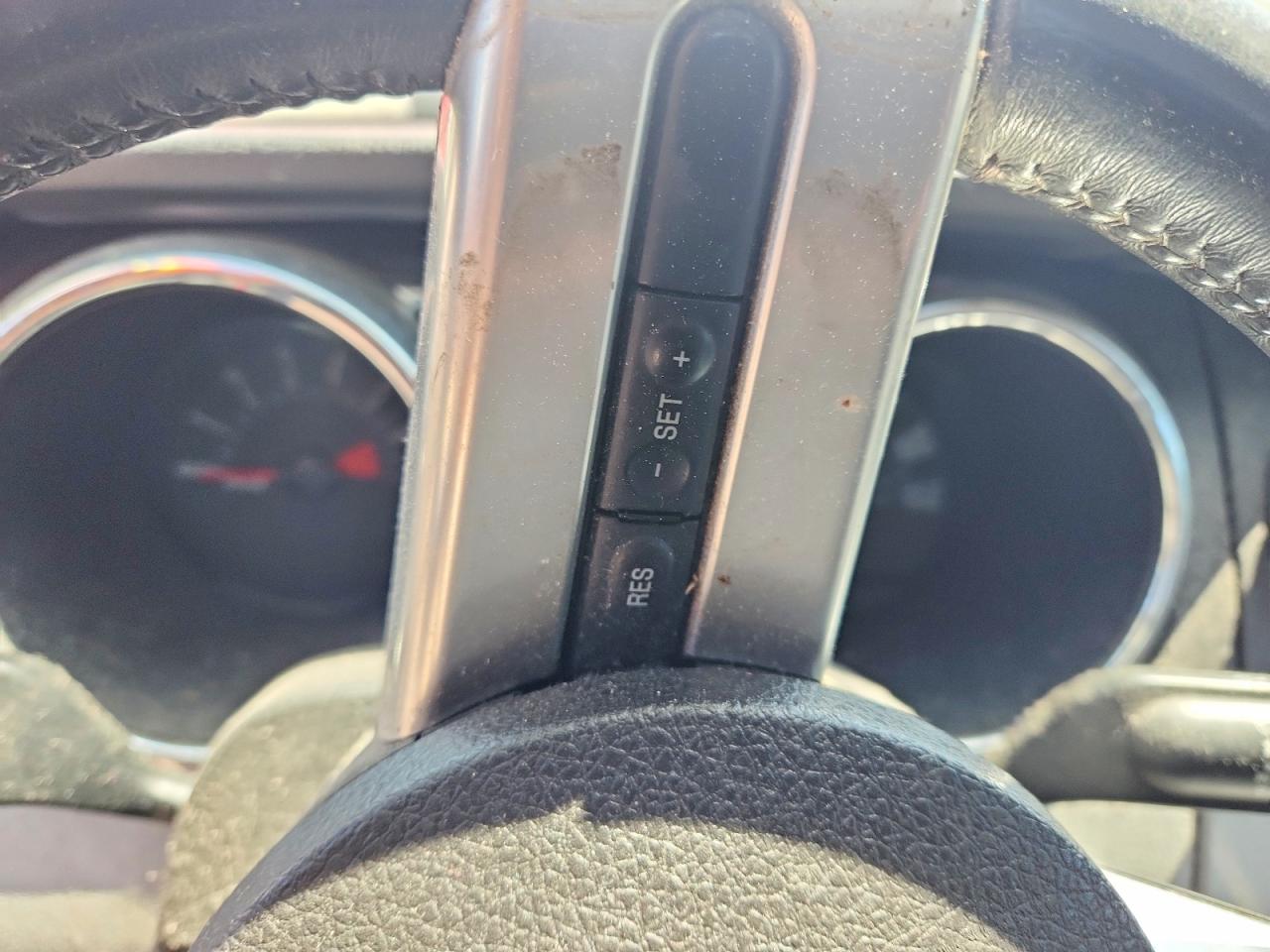 2007 Ford Mustang Red vin: 1ZVFT80N675272803