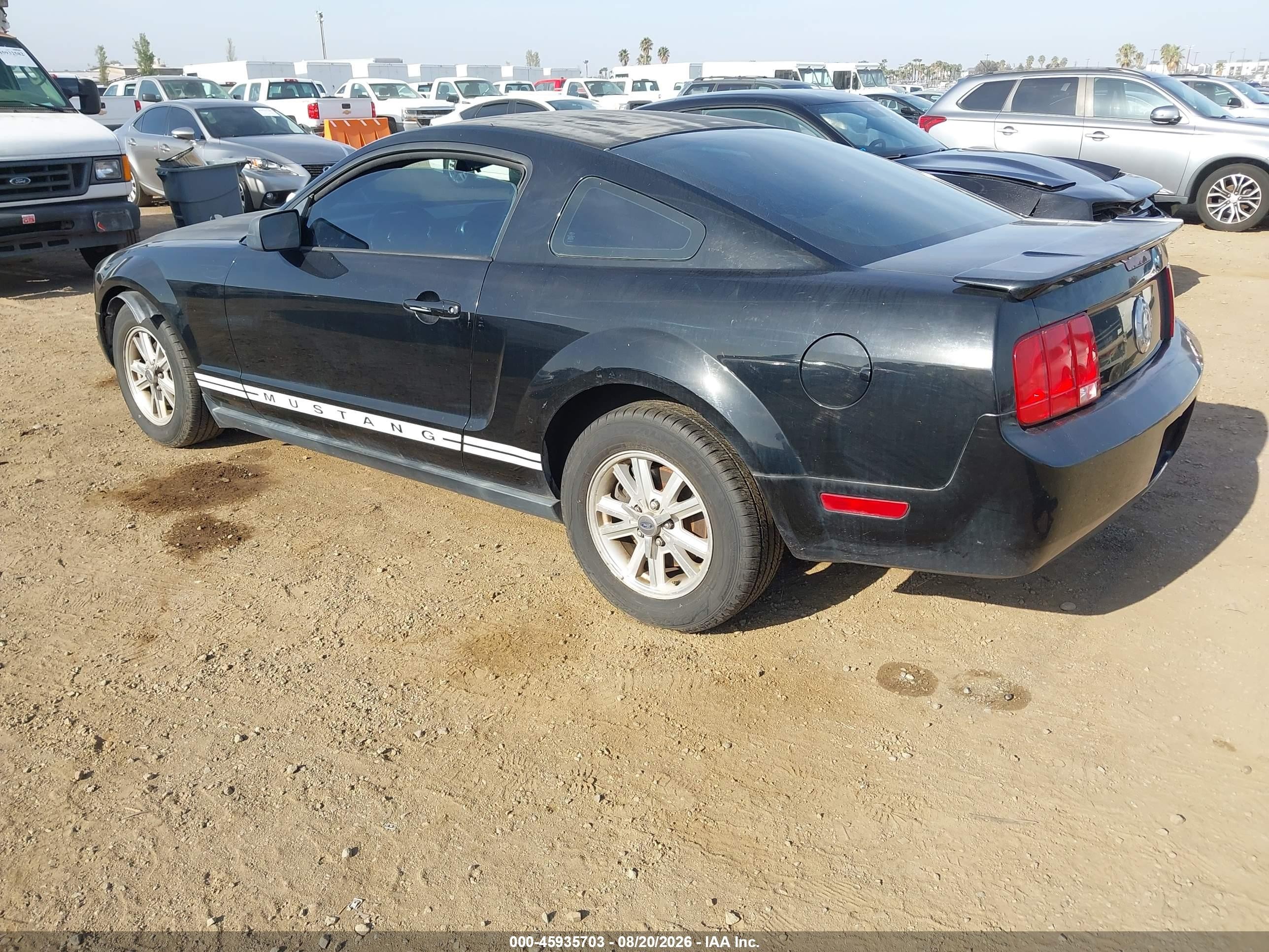 2007 Ford Mustang V6 Deluxe/v6 Premium Черный vin: 1ZVFT80N675341571