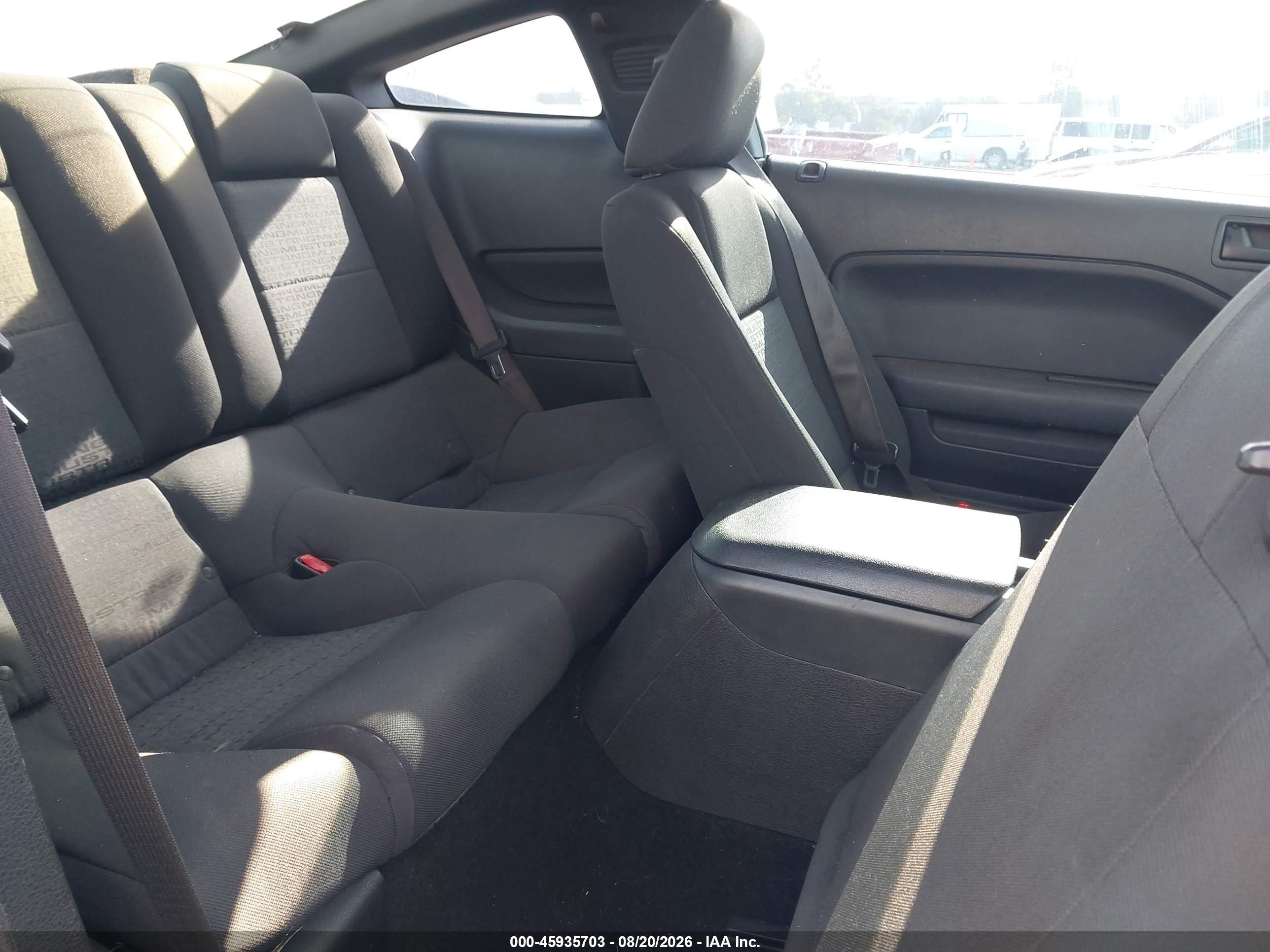 2007 Ford Mustang V6 Deluxe/v6 Premium Черный vin: 1ZVFT80N675341571