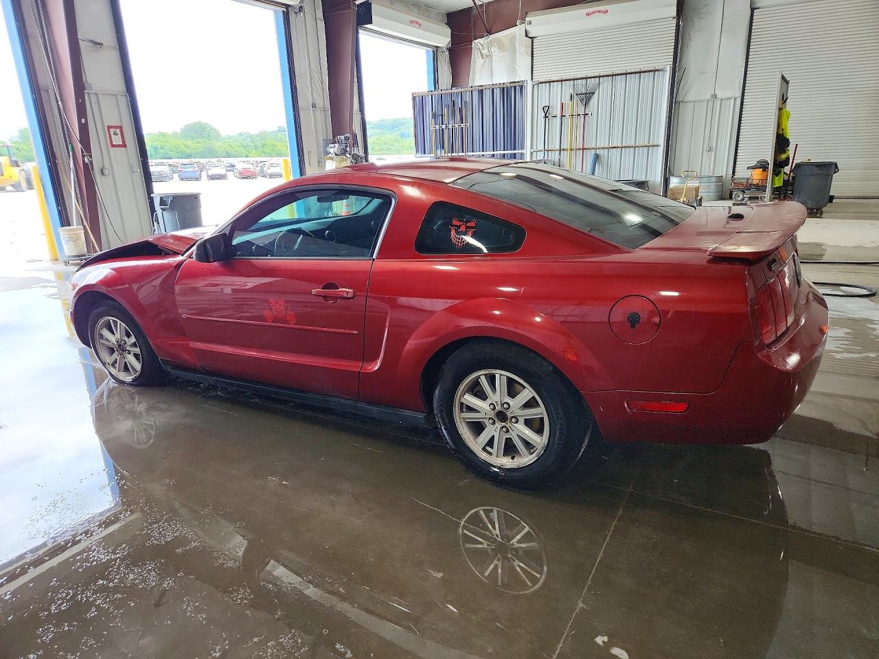 2007 Ford Mustang Красный vin: 1ZVFT80N675352411