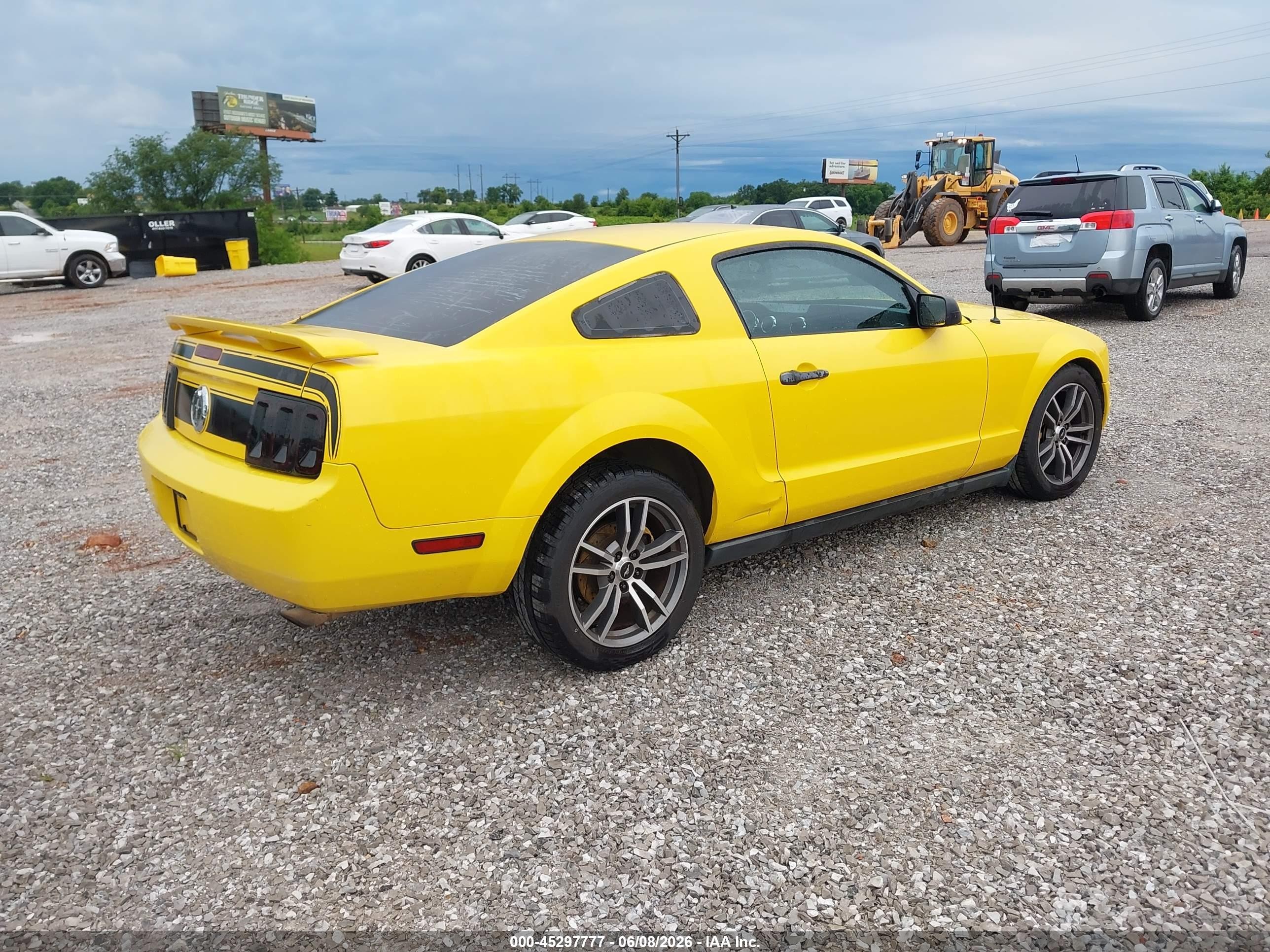 2005 Ford Mustang V6 Deluxe/v6 Premium Yellow vin: 1ZVFT80N755218696