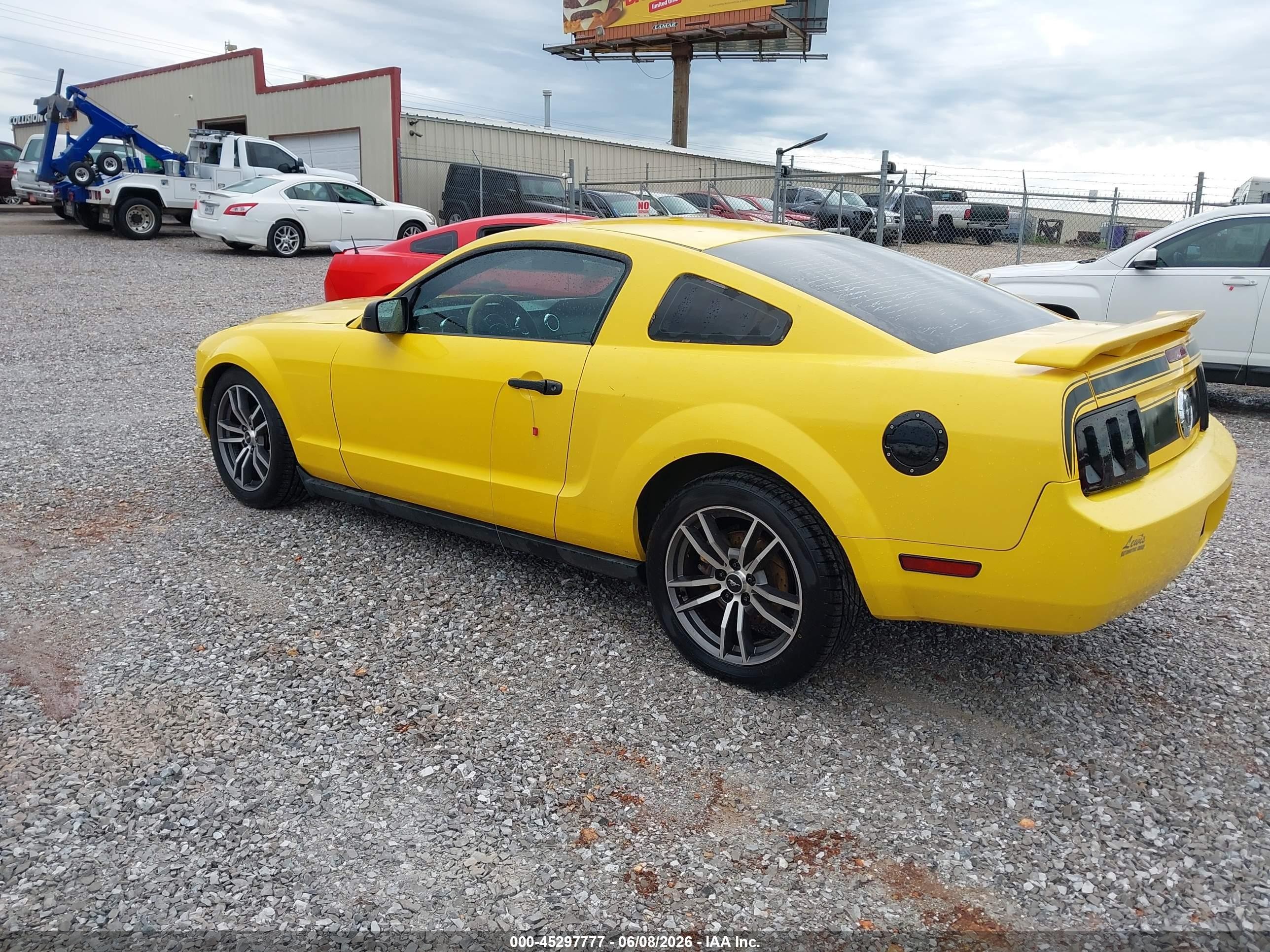 2005 Ford Mustang V6 Deluxe/v6 Premium Yellow vin: 1ZVFT80N755218696
