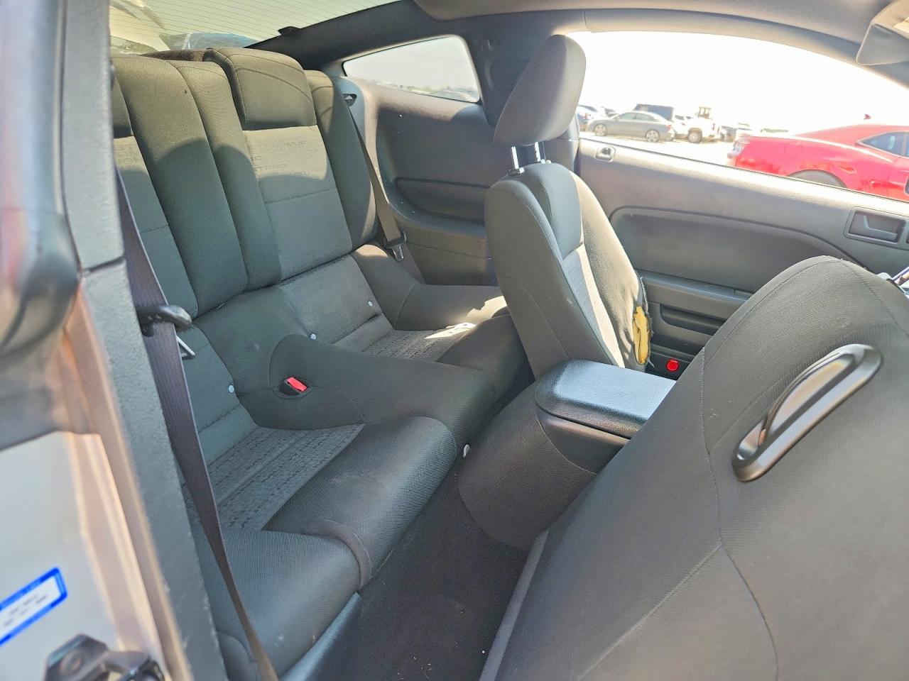 2006 Ford Mustang Silver vin: 1ZVFT80N765136386