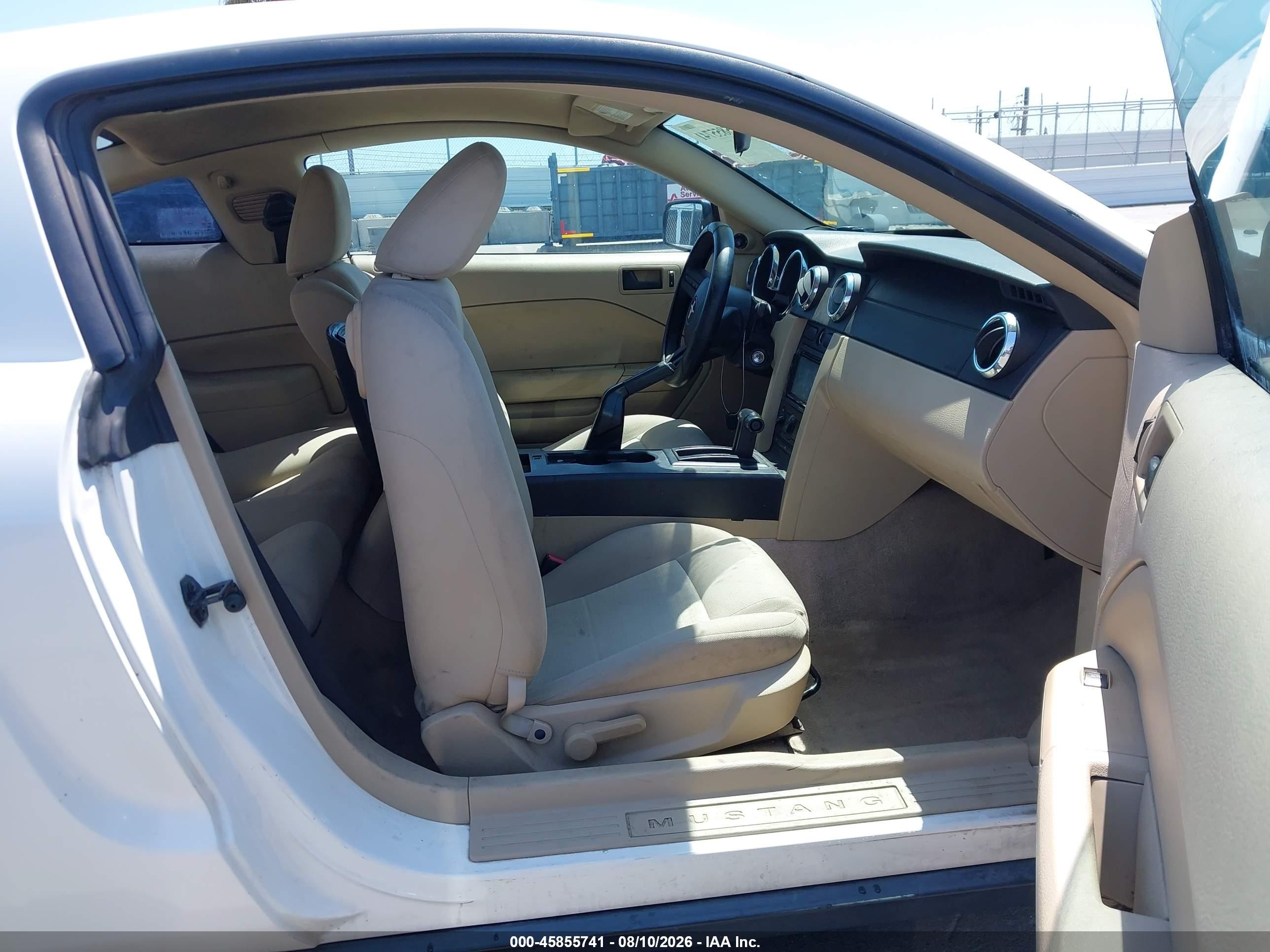 2006 Ford Mustang V6 White vin: 1ZVFT80N765174782
