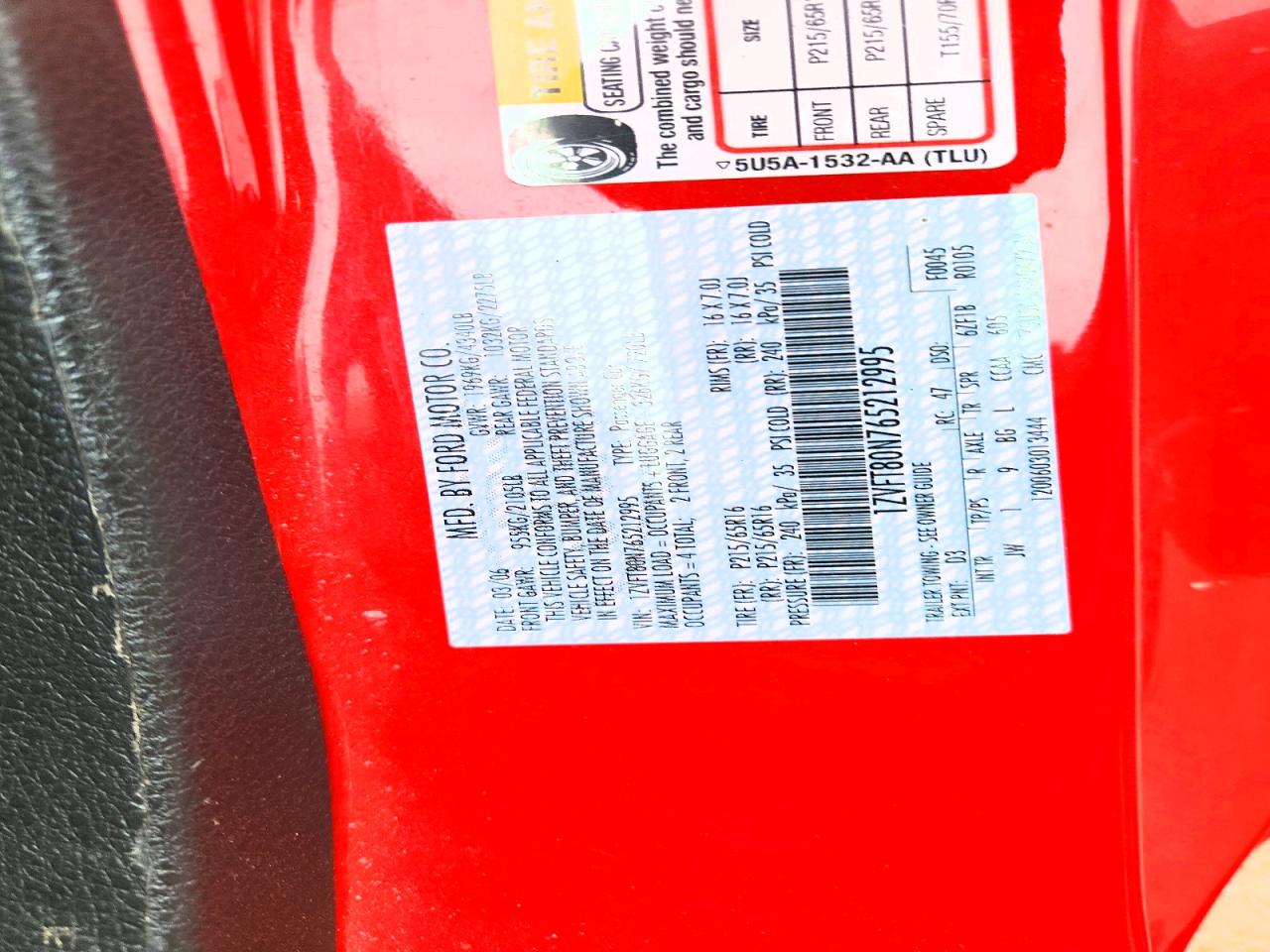 2006 Ford Mustang Red vin: 1ZVFT80N765212995