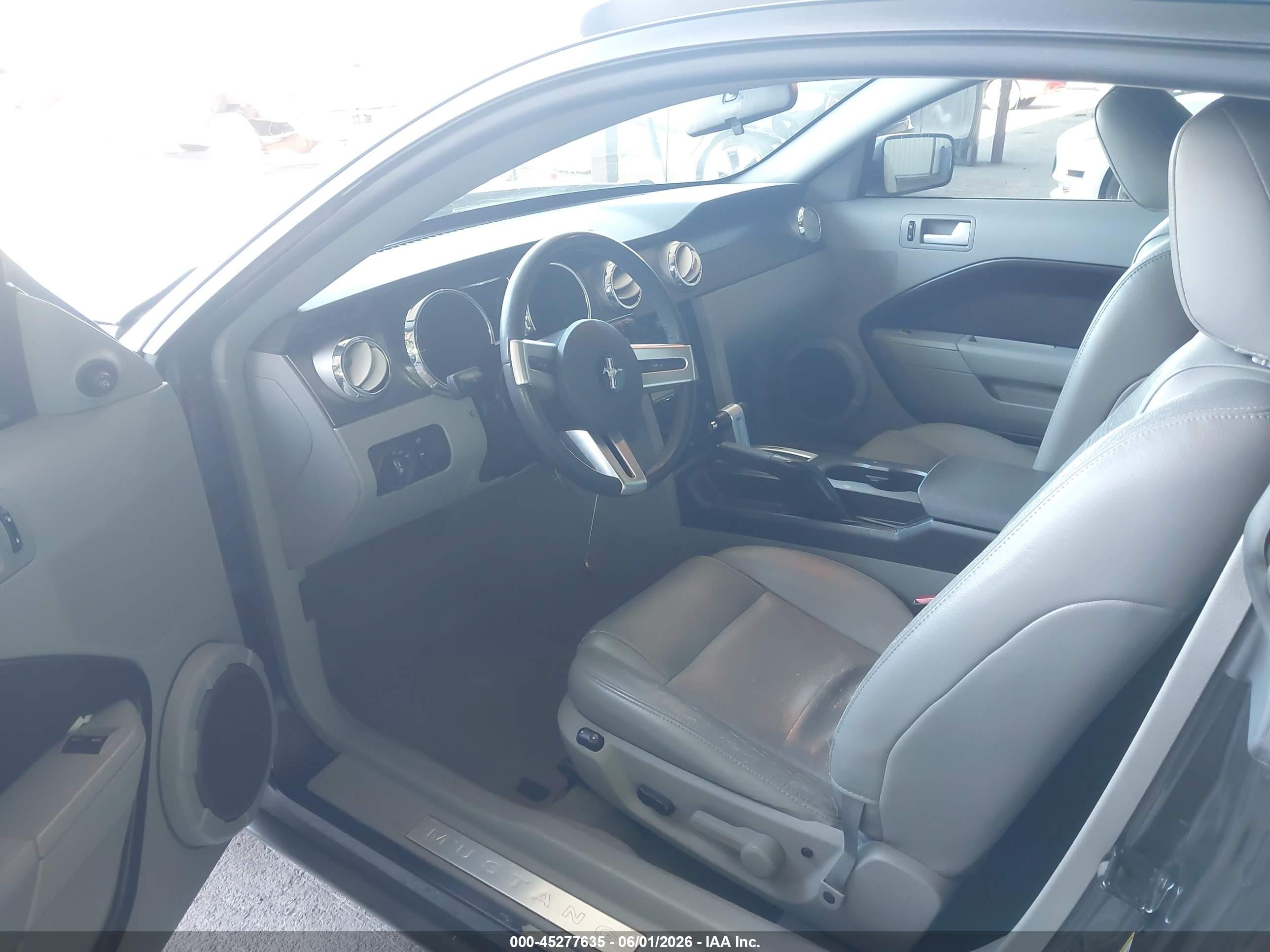 2007 Ford Mustang V6 Deluxe/v6 Premium Черный vin: 1ZVFT80N775274866
