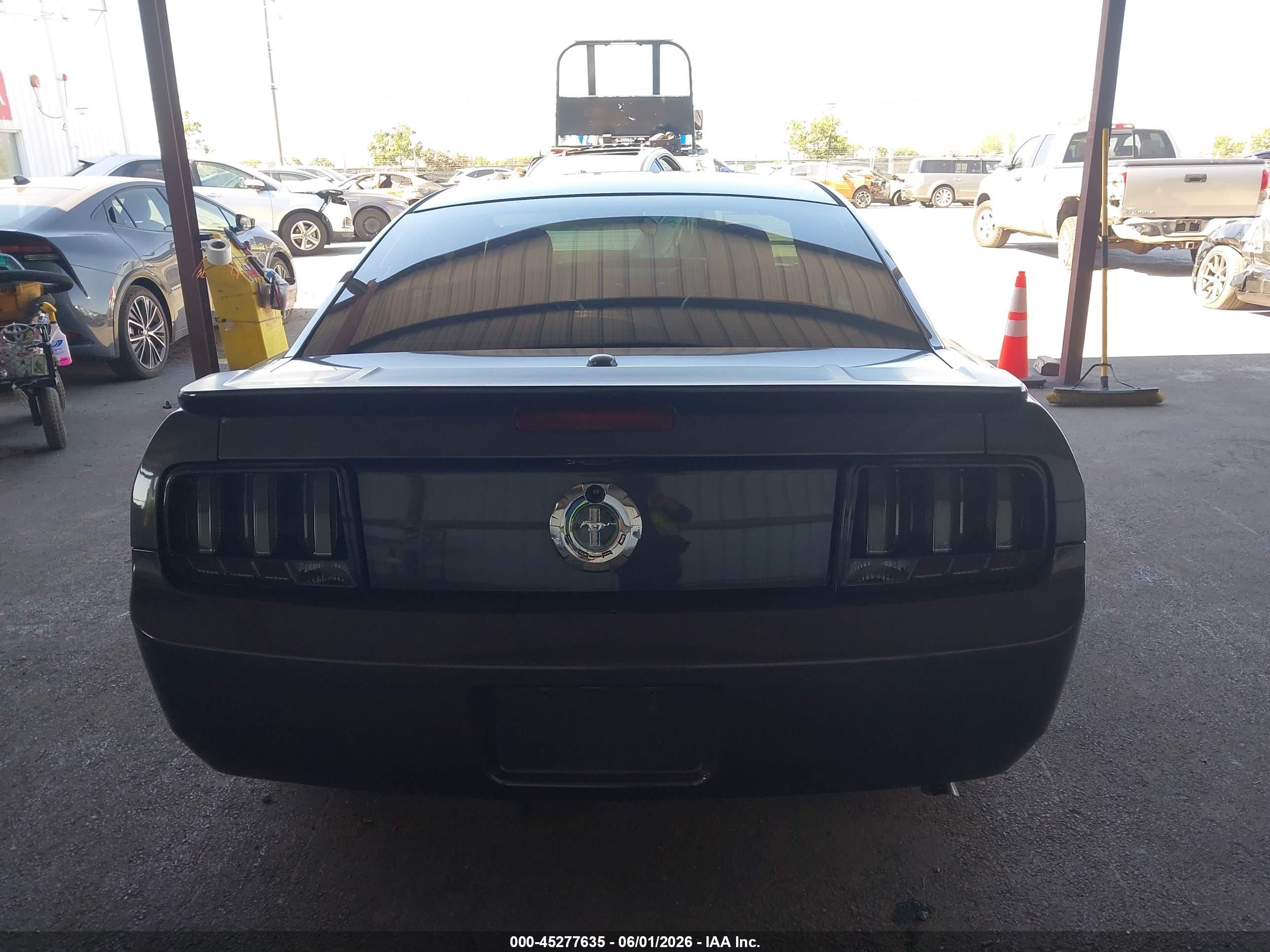 2007 Ford Mustang V6 Deluxe/v6 Premium Черный vin: 1ZVFT80N775274866