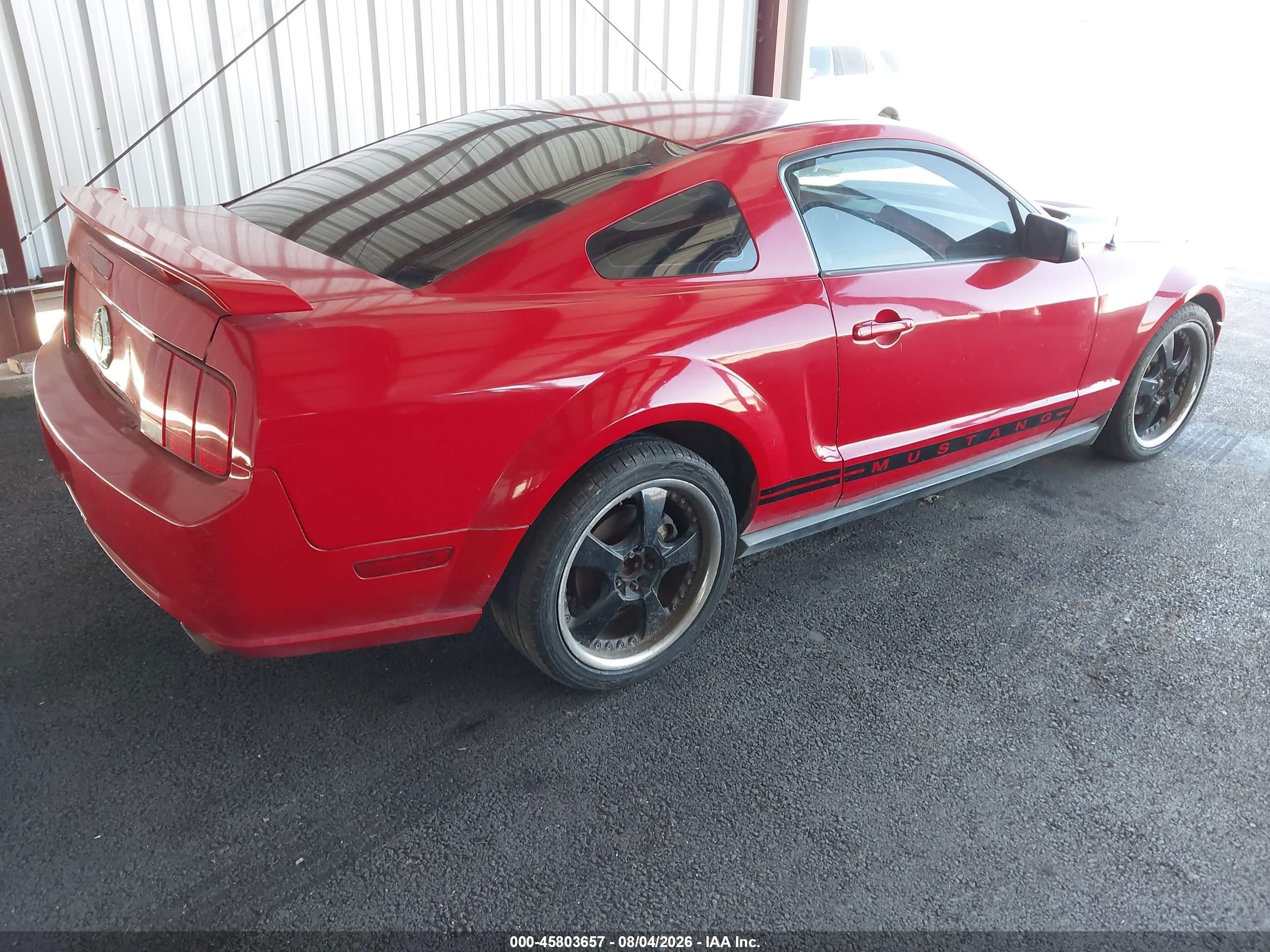 2005 Ford Mustang V6 Deluxe/v6 Premium Red vin: 1ZVFT80N855135116