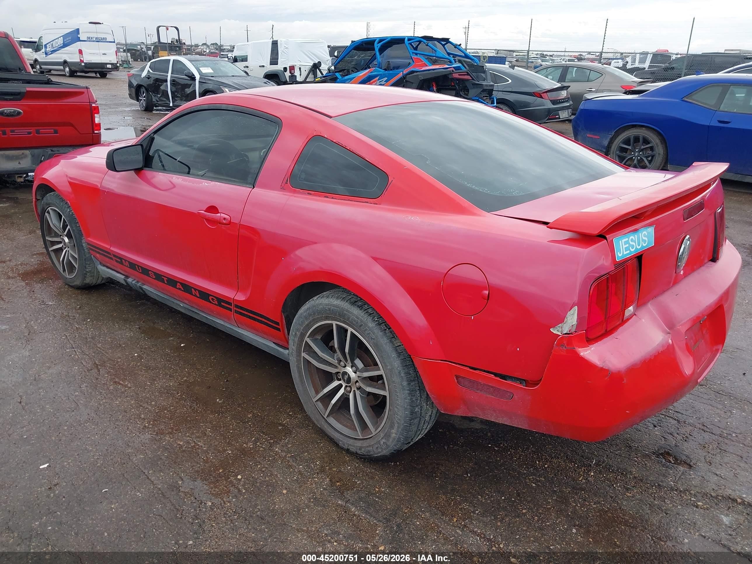 2005 Ford Mustang V6 Deluxe/v6 Premium Red vin: 1ZVFT80N855226287