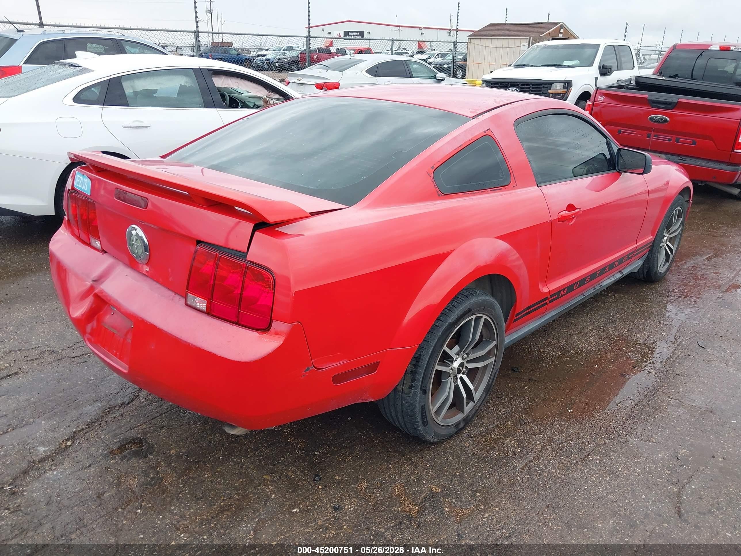 2005 Ford Mustang V6 Deluxe/v6 Premium Red vin: 1ZVFT80N855226287