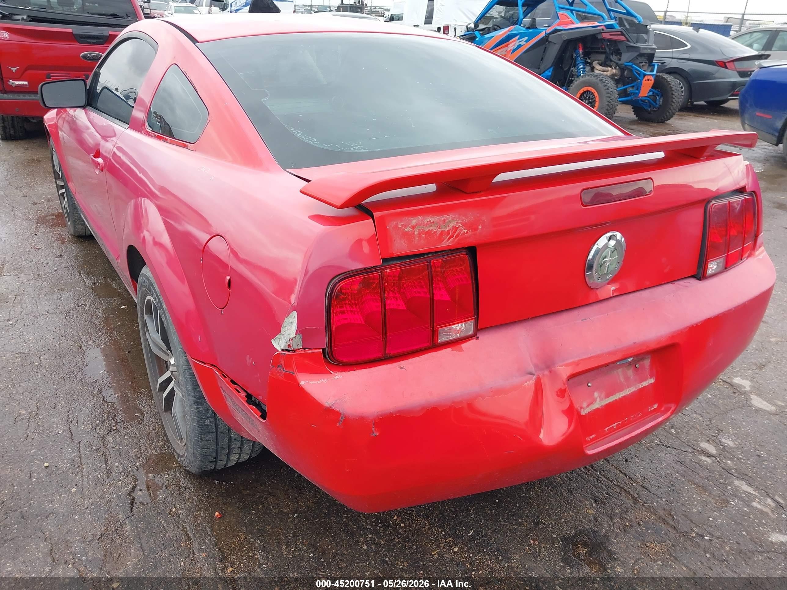 2005 Ford Mustang V6 Deluxe/v6 Premium Red vin: 1ZVFT80N855226287