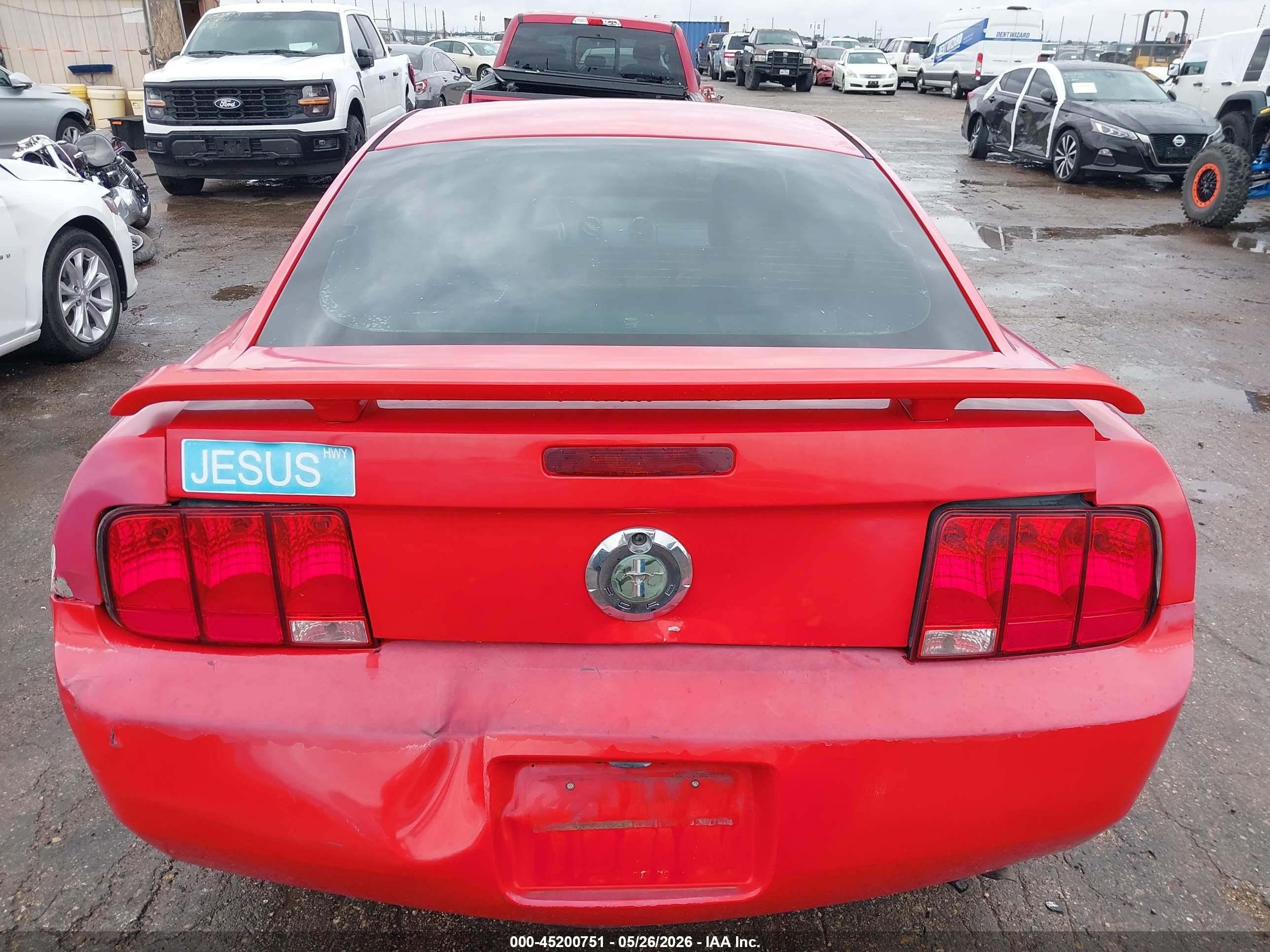 2005 Ford Mustang V6 Deluxe/v6 Premium Red vin: 1ZVFT80N855226287