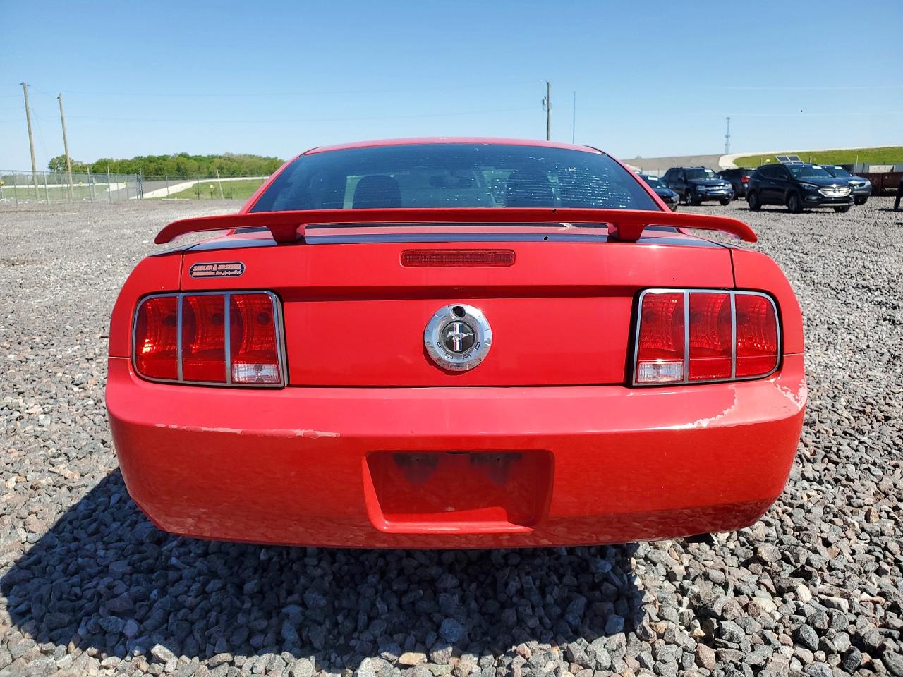 2005 Ford Mustang Red vin: 1ZVFT80N955128322