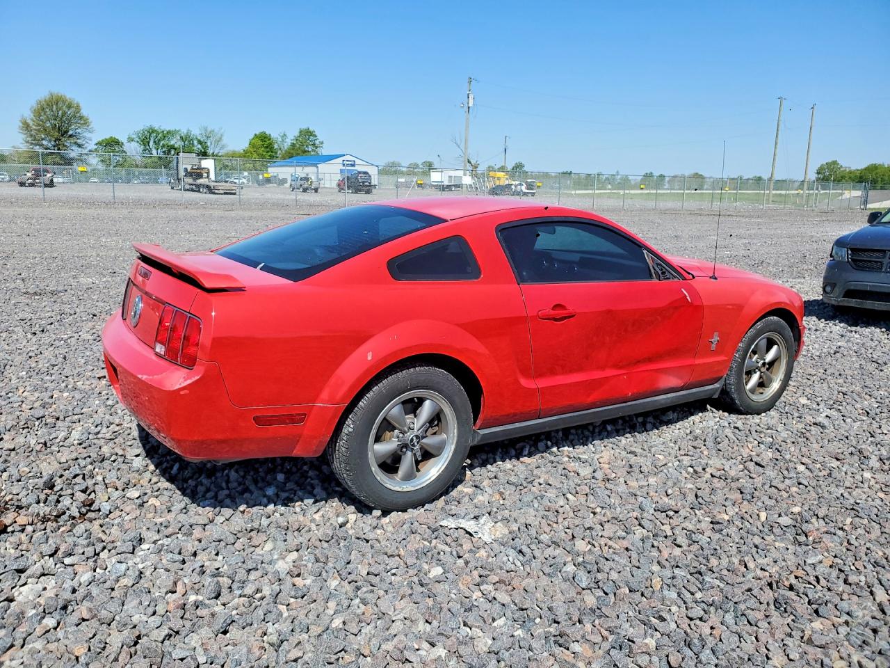 2005 Ford Mustang Red vin: 1ZVFT80N955128322