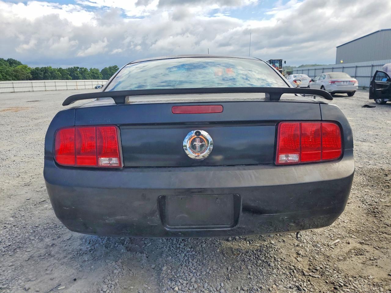 2006 Ford Mustang Черный vin: 1ZVFT80N965101459