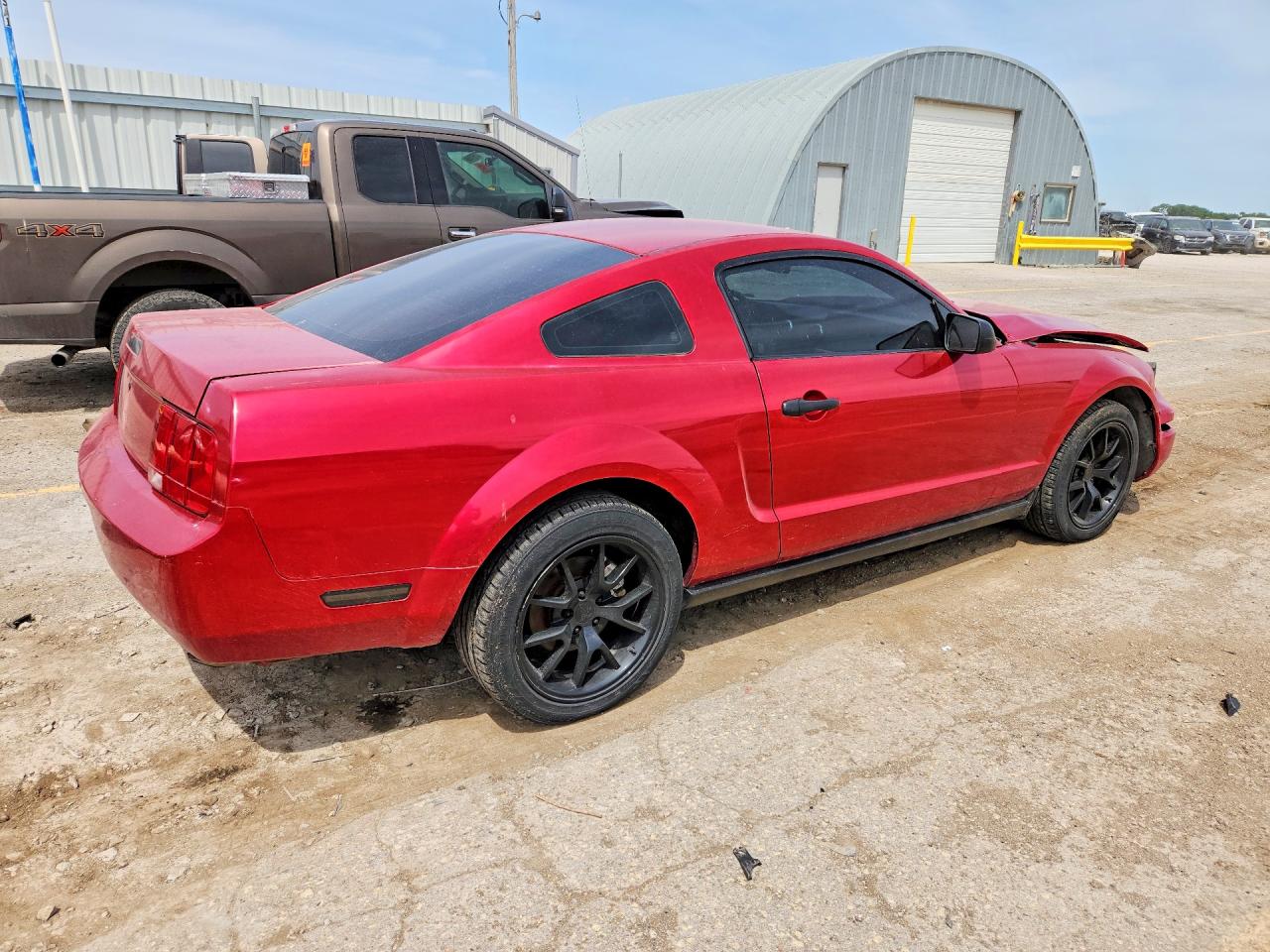 2006 Ford Mustang Red vin: 1ZVFT80N965172886