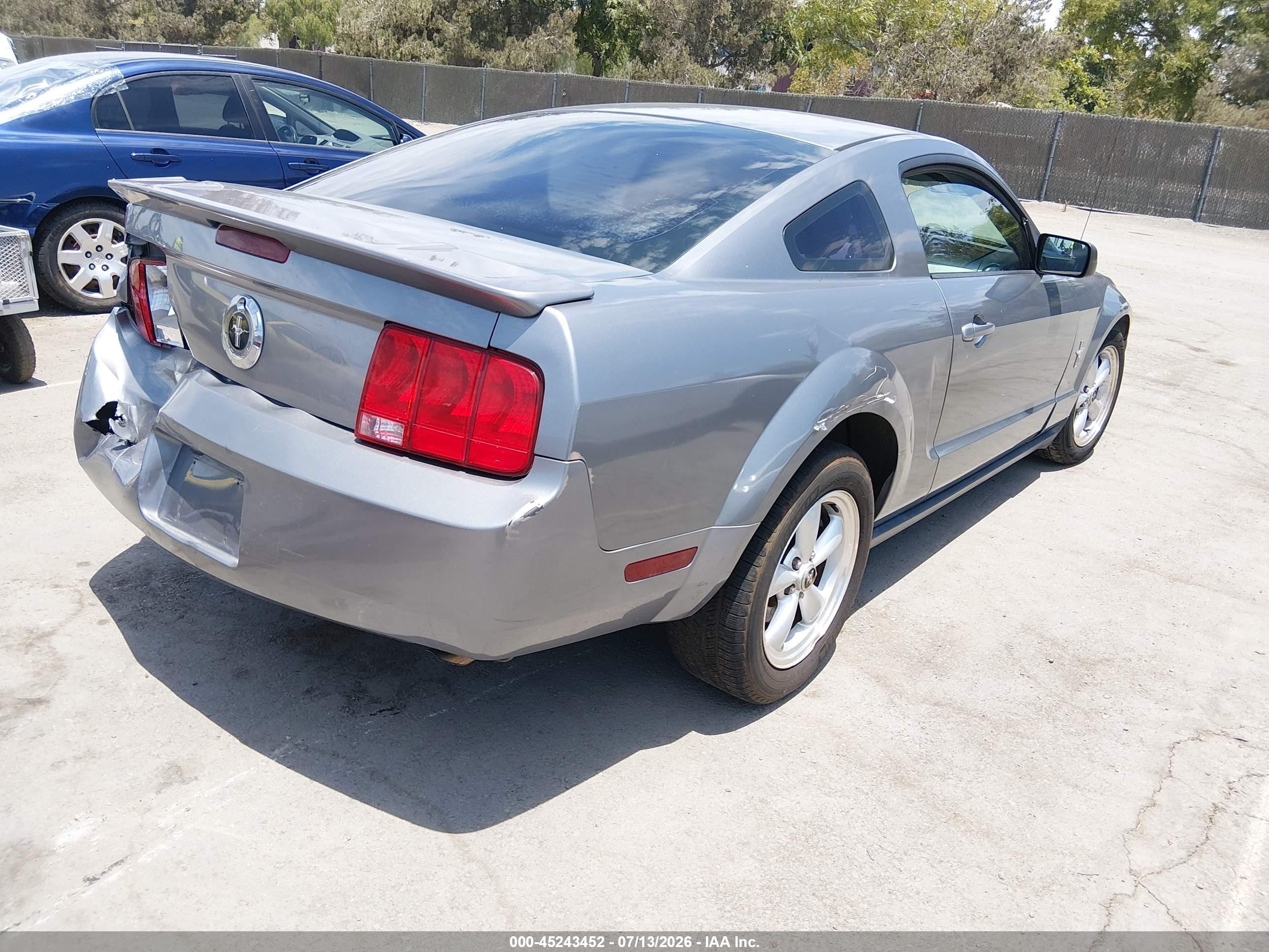 2007 Ford Mustang V6 Deluxe/v6 Premium Gray vin: 1ZVFT80N975218153