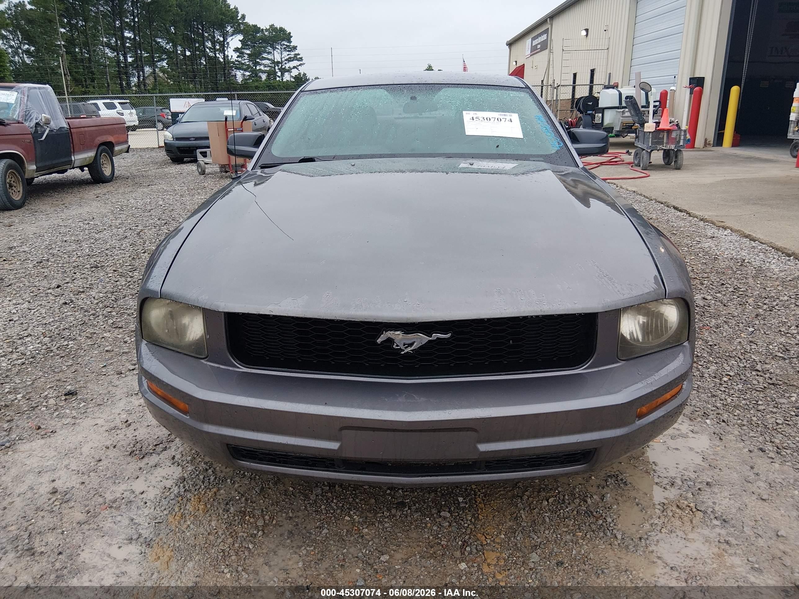 2007 Ford Mustang V6 Deluxe/v6 Premium Gray vin: 1ZVFT80N975310380