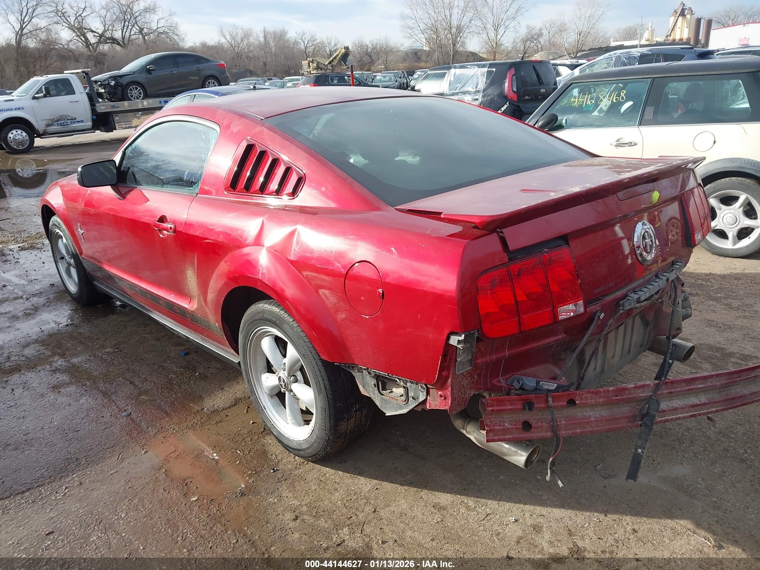 2007 Ford Mustang V6 Deluxe/v6 Premium Red vin: 1ZVFT80N975334873