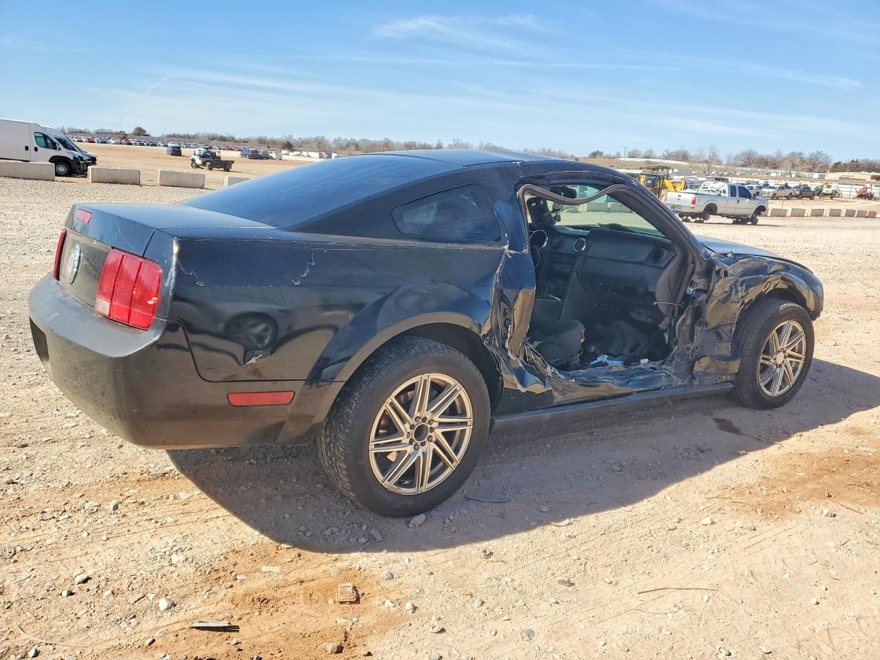 2007 Ford Mustang Black vin: 1ZVFT80N975339457