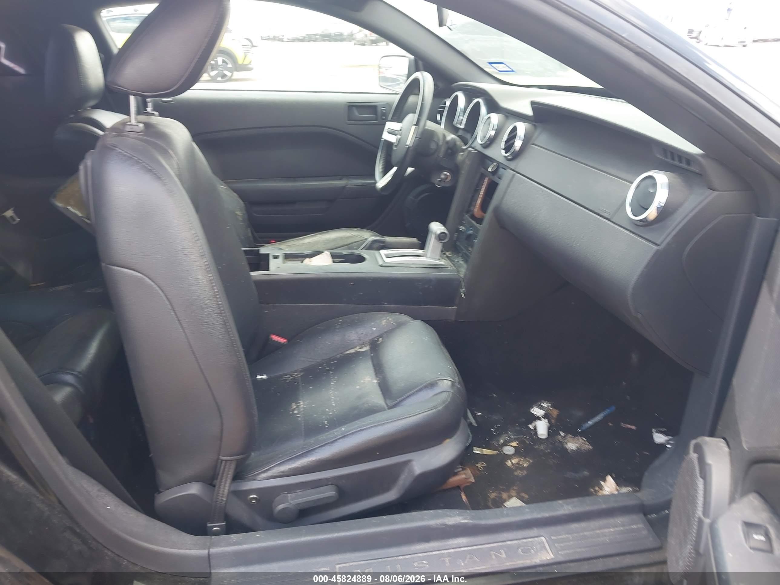 2005 Ford Mustang V6 Deluxe/v6 Premium Black vin: 1ZVFT80NX55171647