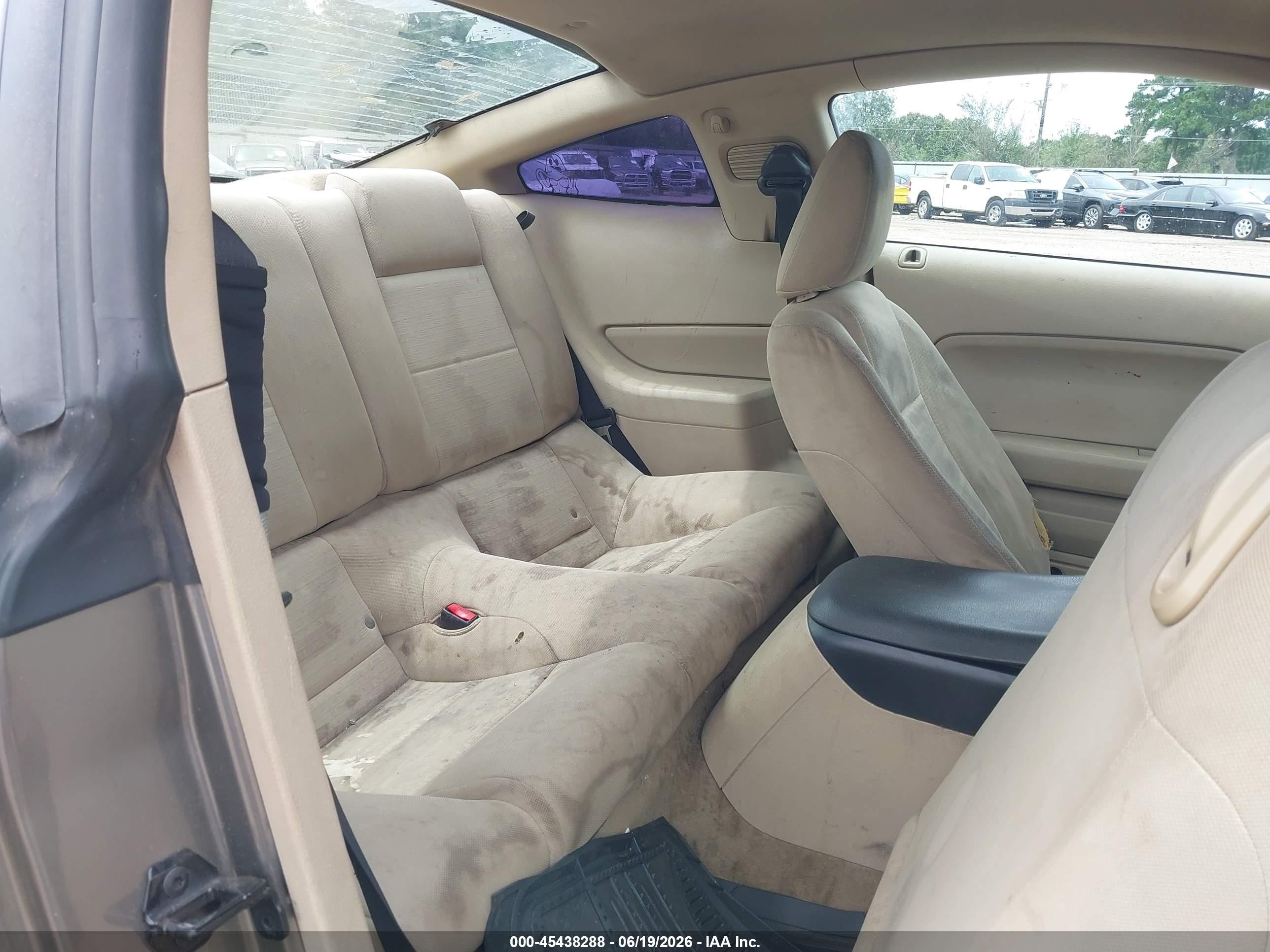 2005 Ford Mustang V6 Deluxe/v6 Premium Золотой vin: 1ZVFT80NX55189095