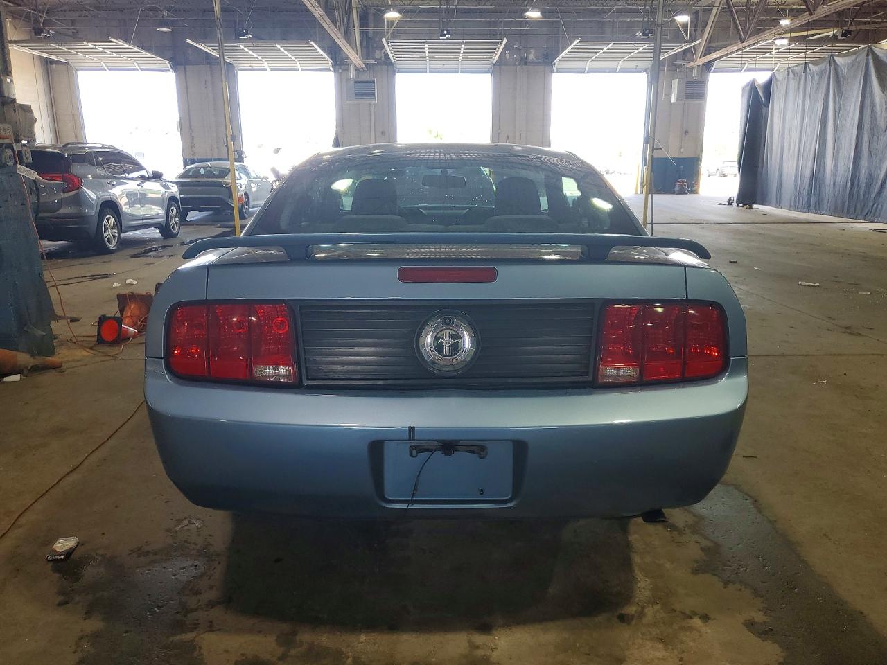 2005 Ford Mustang Синий vin: 1ZVFT80NX55228946