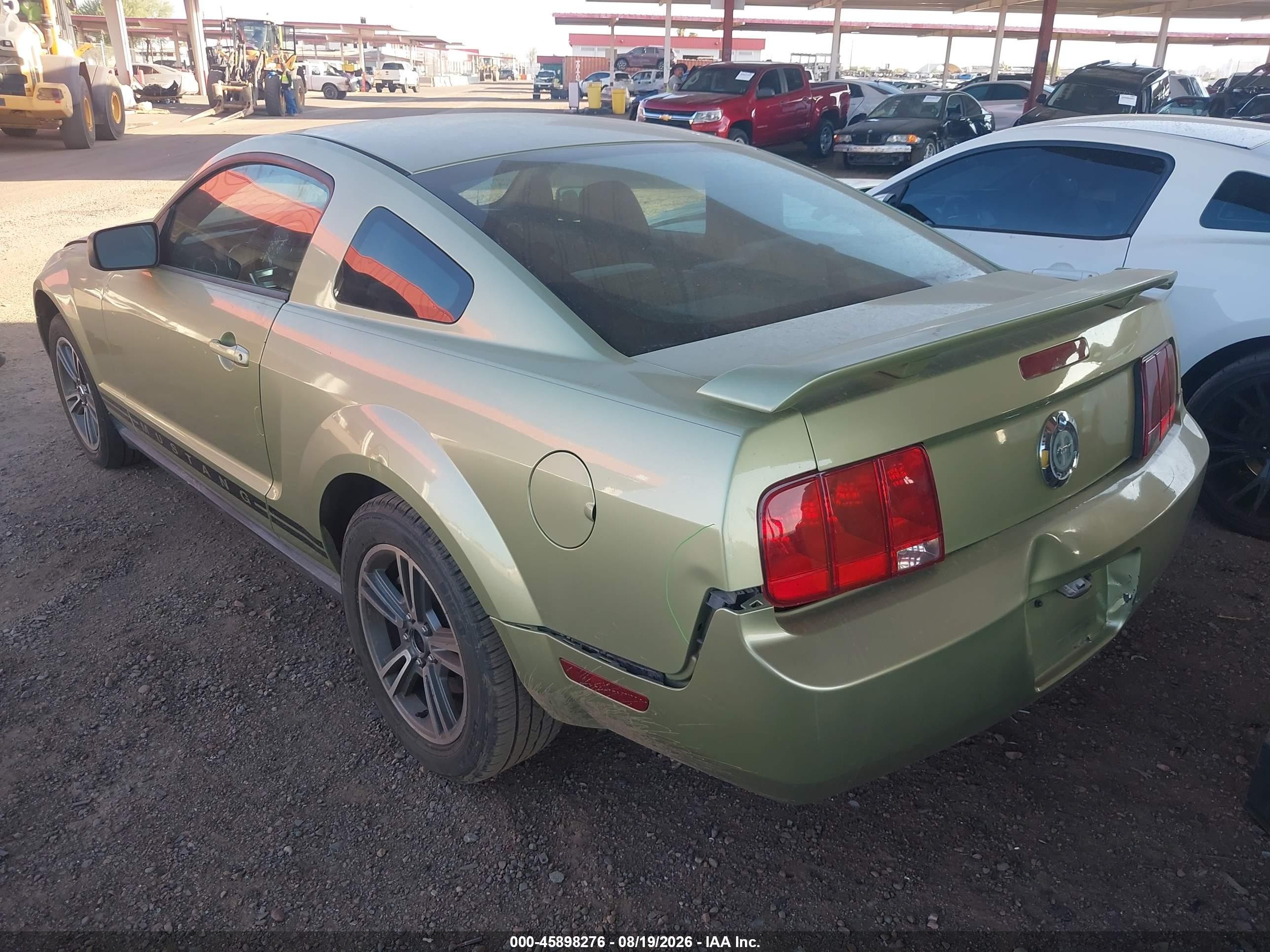 2006 Ford Mustang V6 Белый vin: 1ZVFT80NX65150735