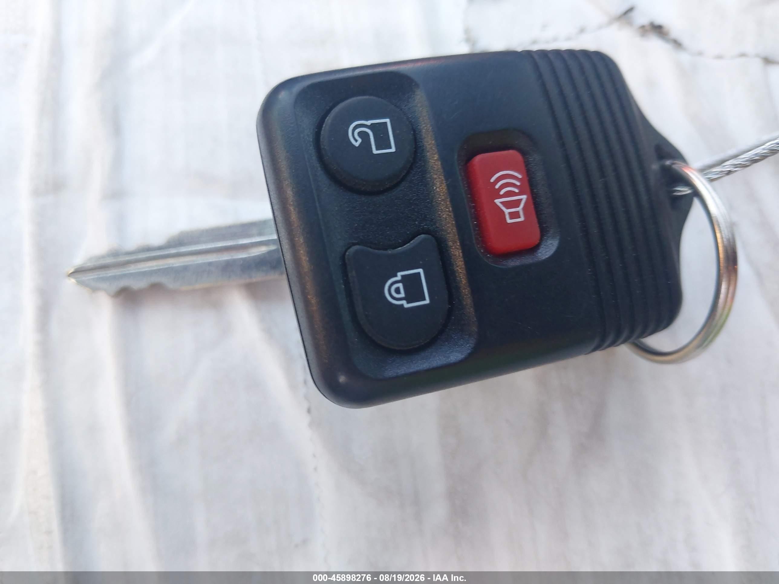 2006 Ford Mustang V6 Белый vin: 1ZVFT80NX65150735
