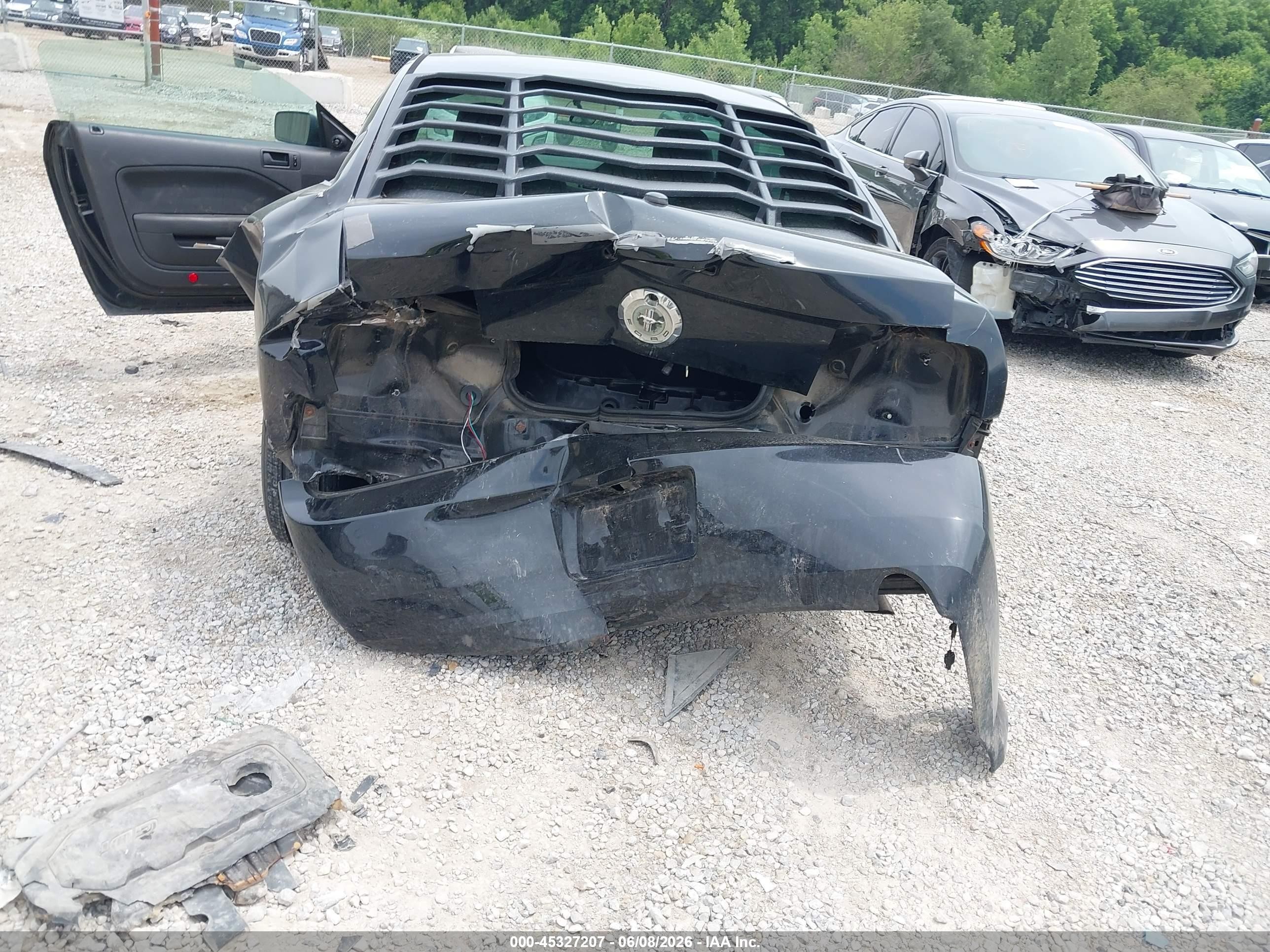 2007 Ford Mustang V6 Deluxe/v6 Premium Black vin: 1ZVFT80NX75255860