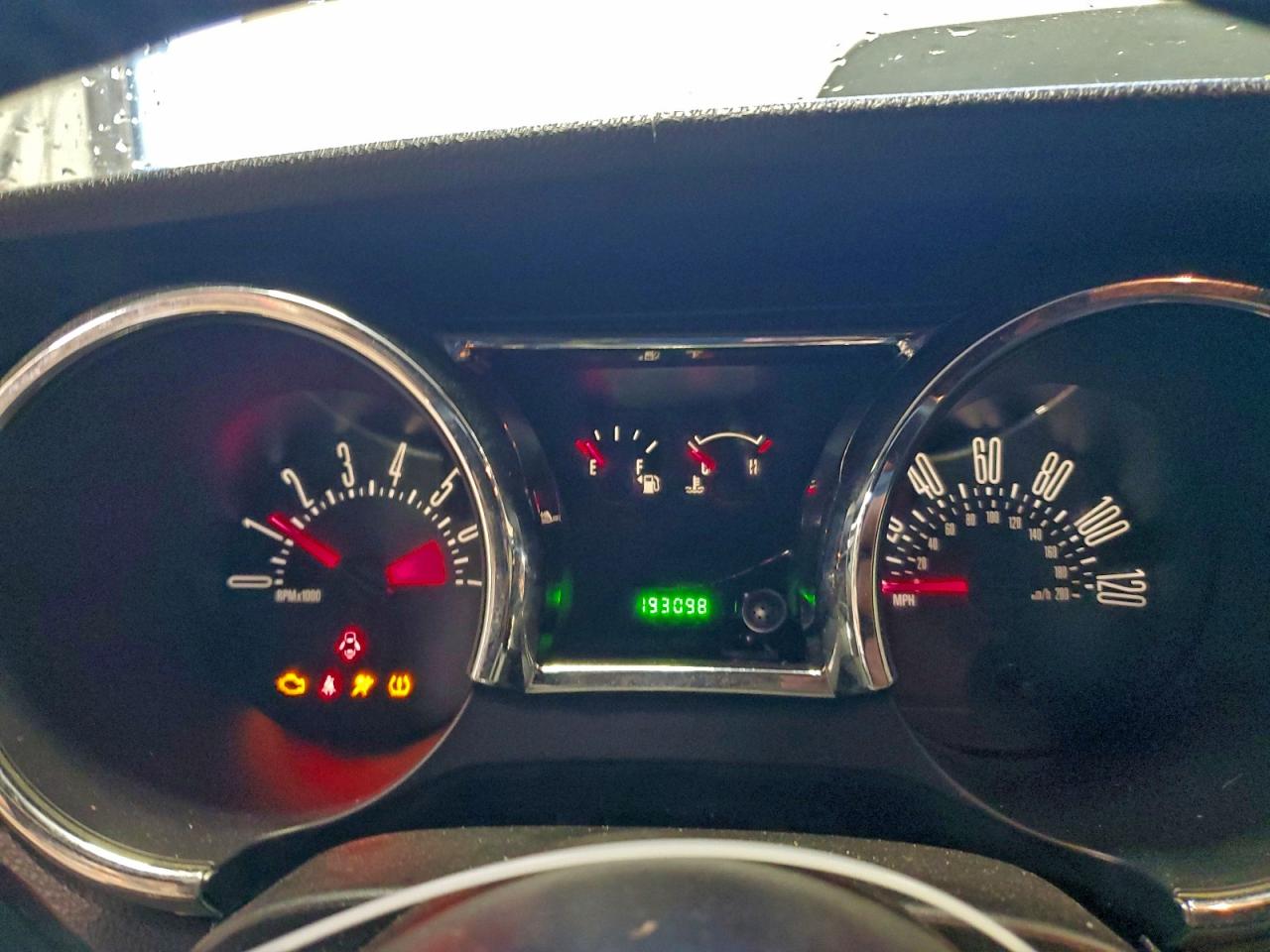 2007 Ford Mustang White vin: 1ZVFT80NX75307097