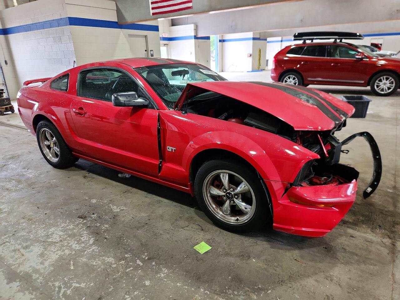 2005 Ford Mustang Gt Red vin: 1ZVFT82H055151317