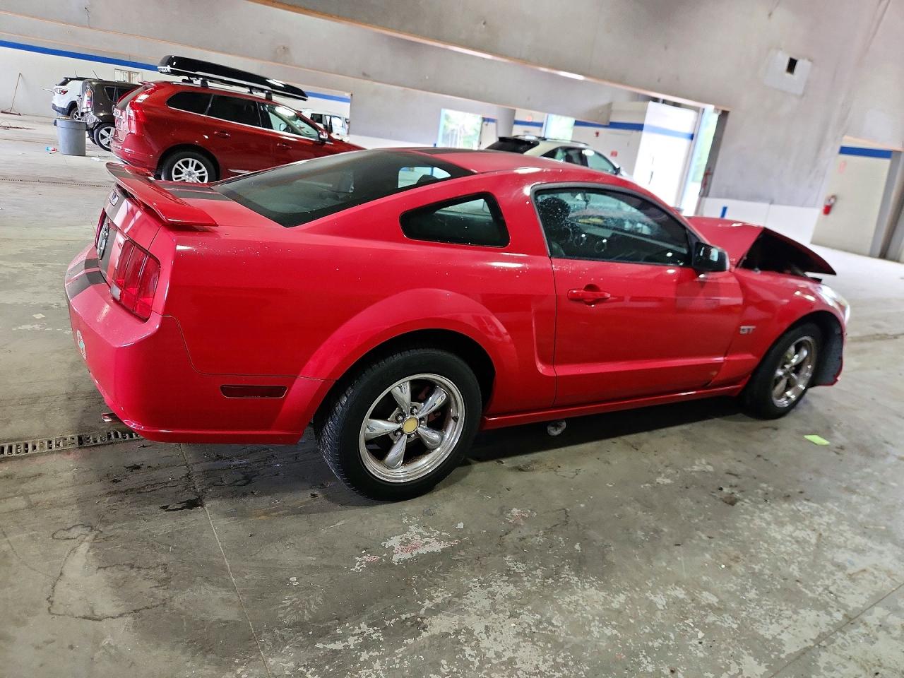 2005 Ford Mustang Gt Red vin: 1ZVFT82H055151317