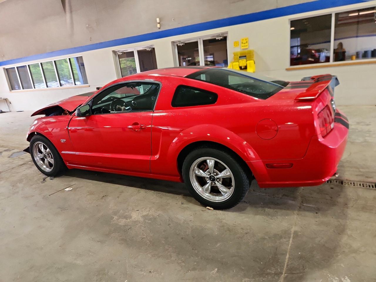 2005 Ford Mustang Gt Red vin: 1ZVFT82H055151317