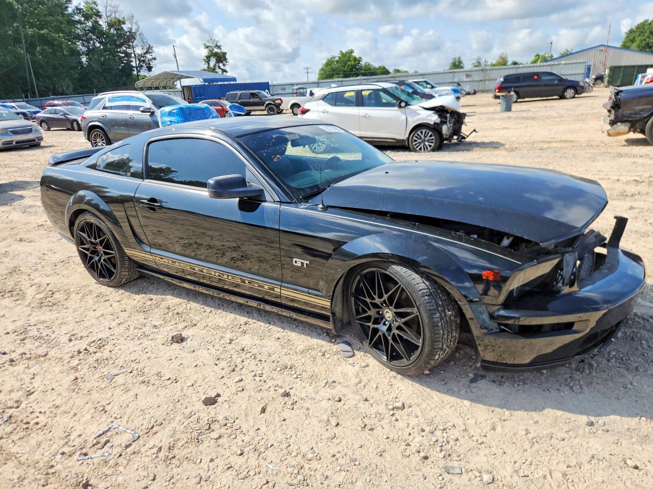 2006 Ford Mustang Gt Черный vin: 1ZVFT82H065222405