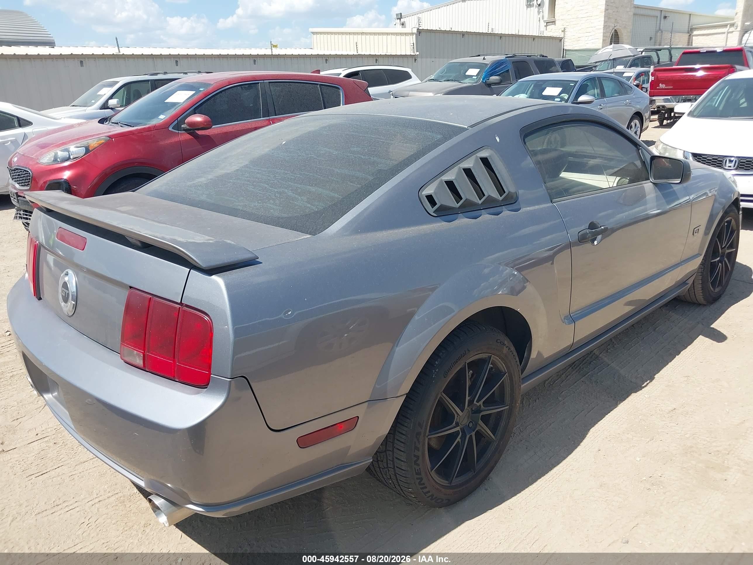 2007 Ford Mustang Gt Deluxe/gt Premium Серый vin: 1ZVFT82H075242672