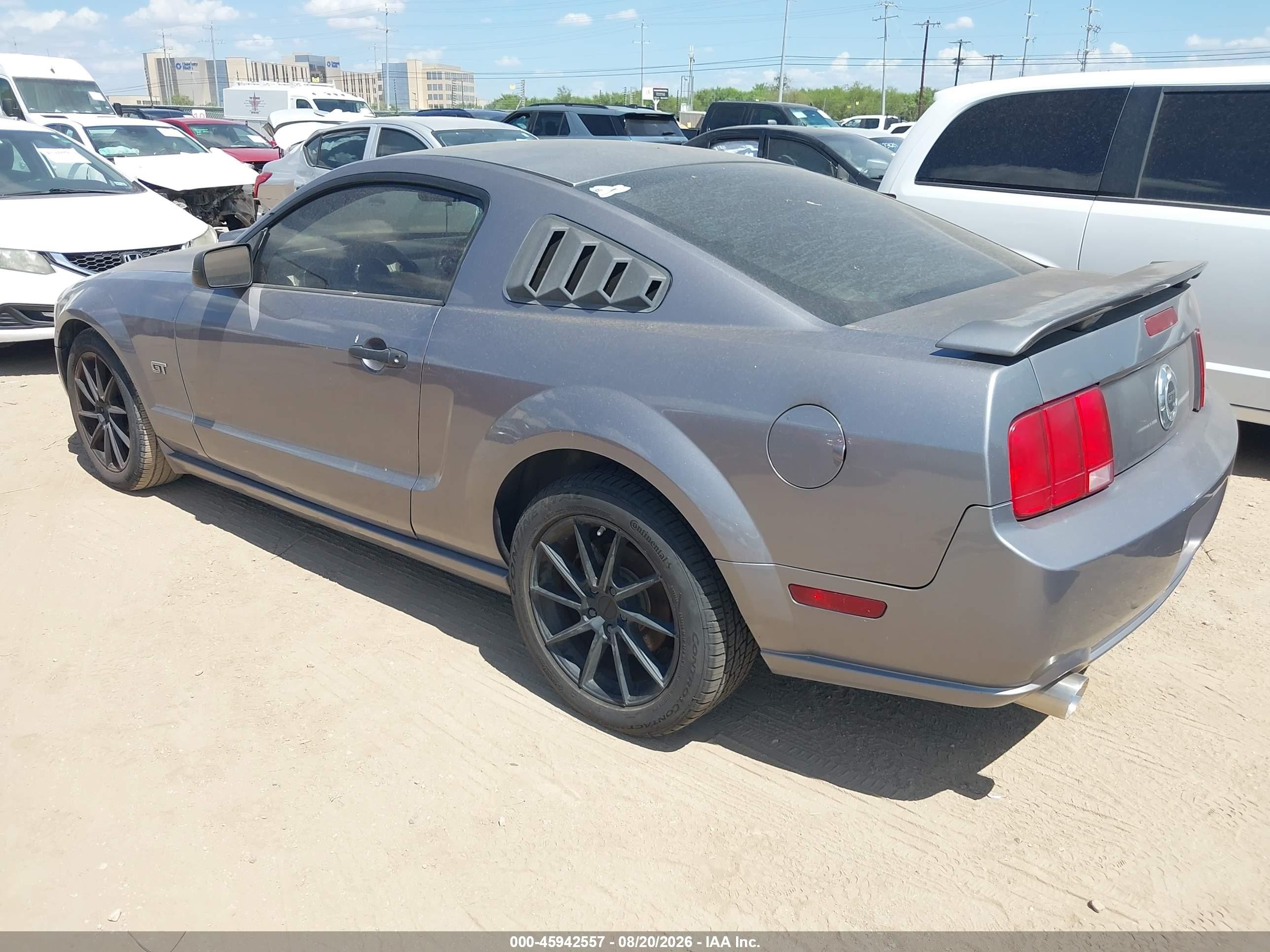 2007 Ford Mustang Gt Deluxe/gt Premium Серый vin: 1ZVFT82H075242672
