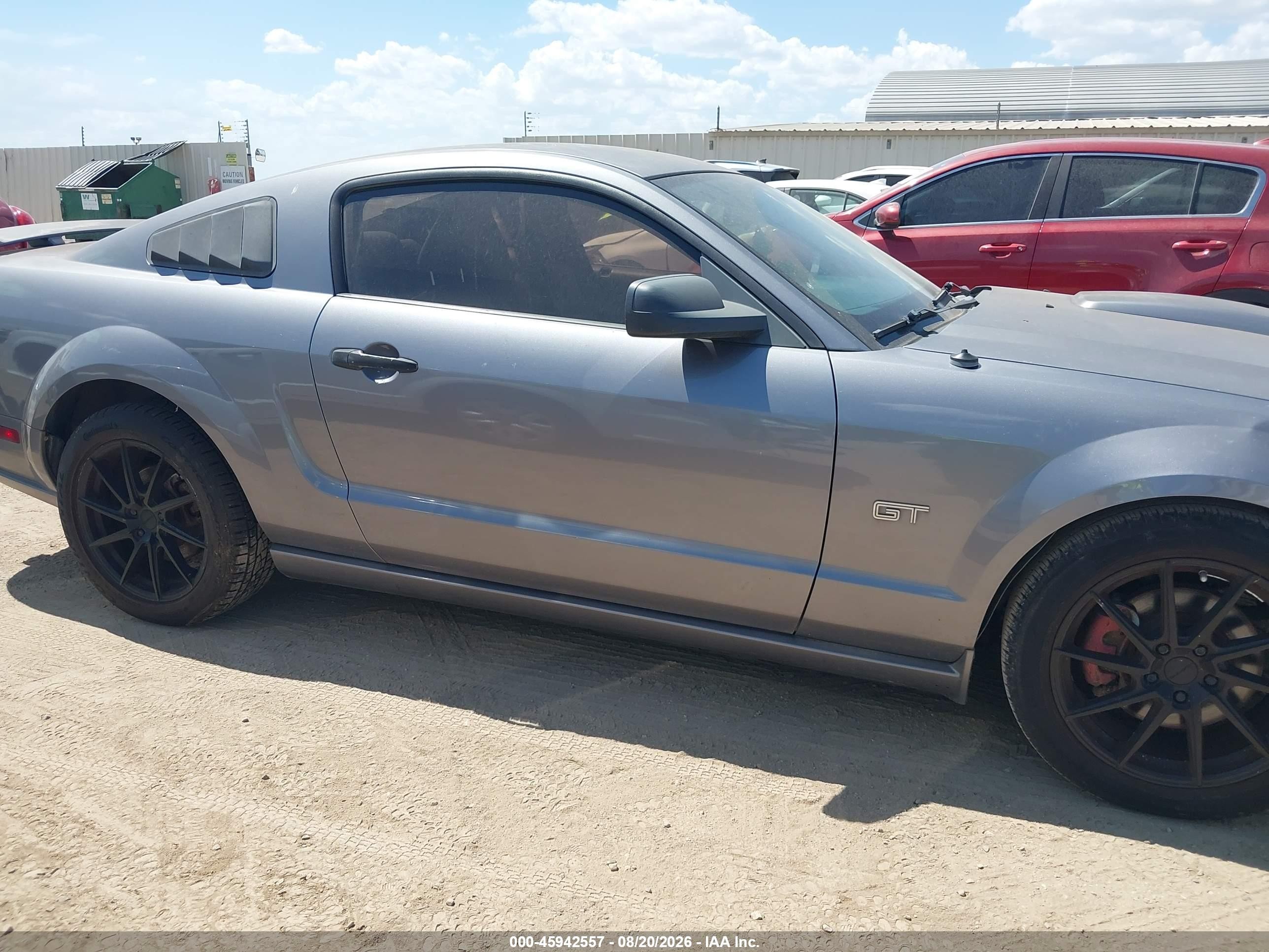 2007 Ford Mustang Gt Deluxe/gt Premium Серый vin: 1ZVFT82H075242672