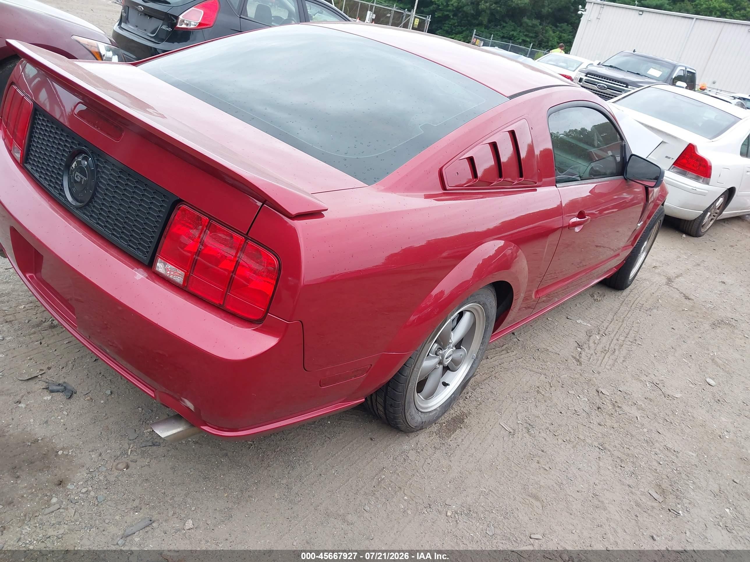 2005 Ford Mustang Gt Deluxe/gt Premium Red vin: 1ZVFT82H155174329