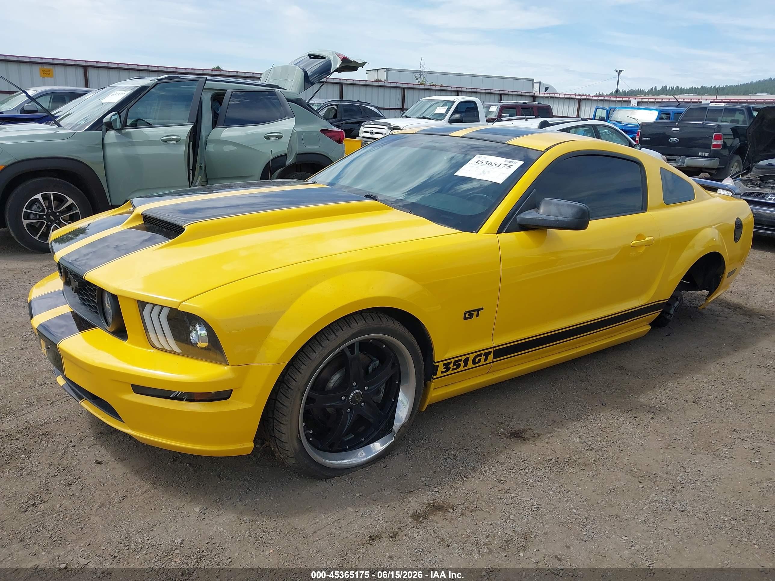 2006 Ford Mustang Gt Yellow vin: 1ZVFT82H265190654