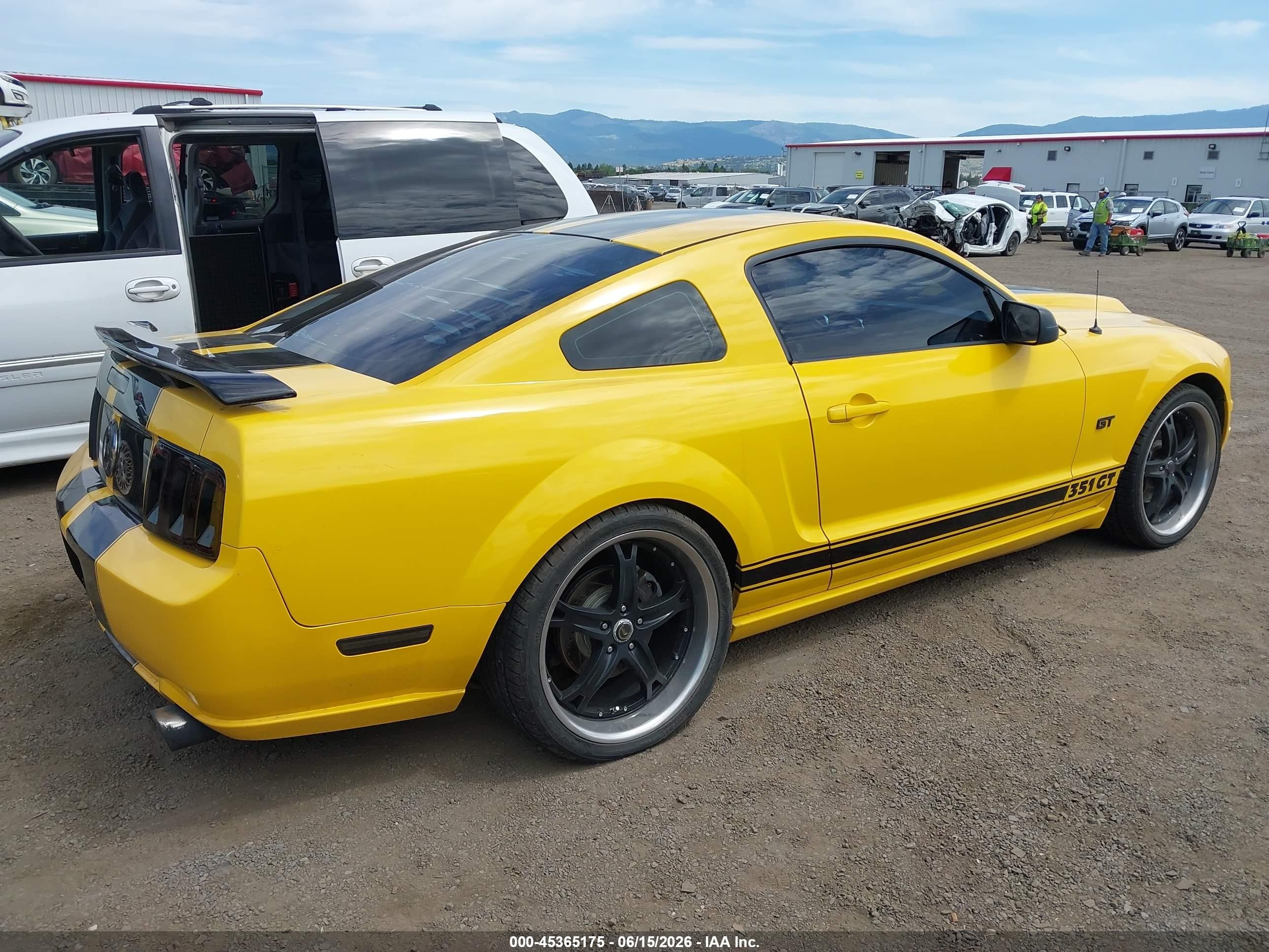 2006 Ford Mustang Gt Yellow vin: 1ZVFT82H265190654
