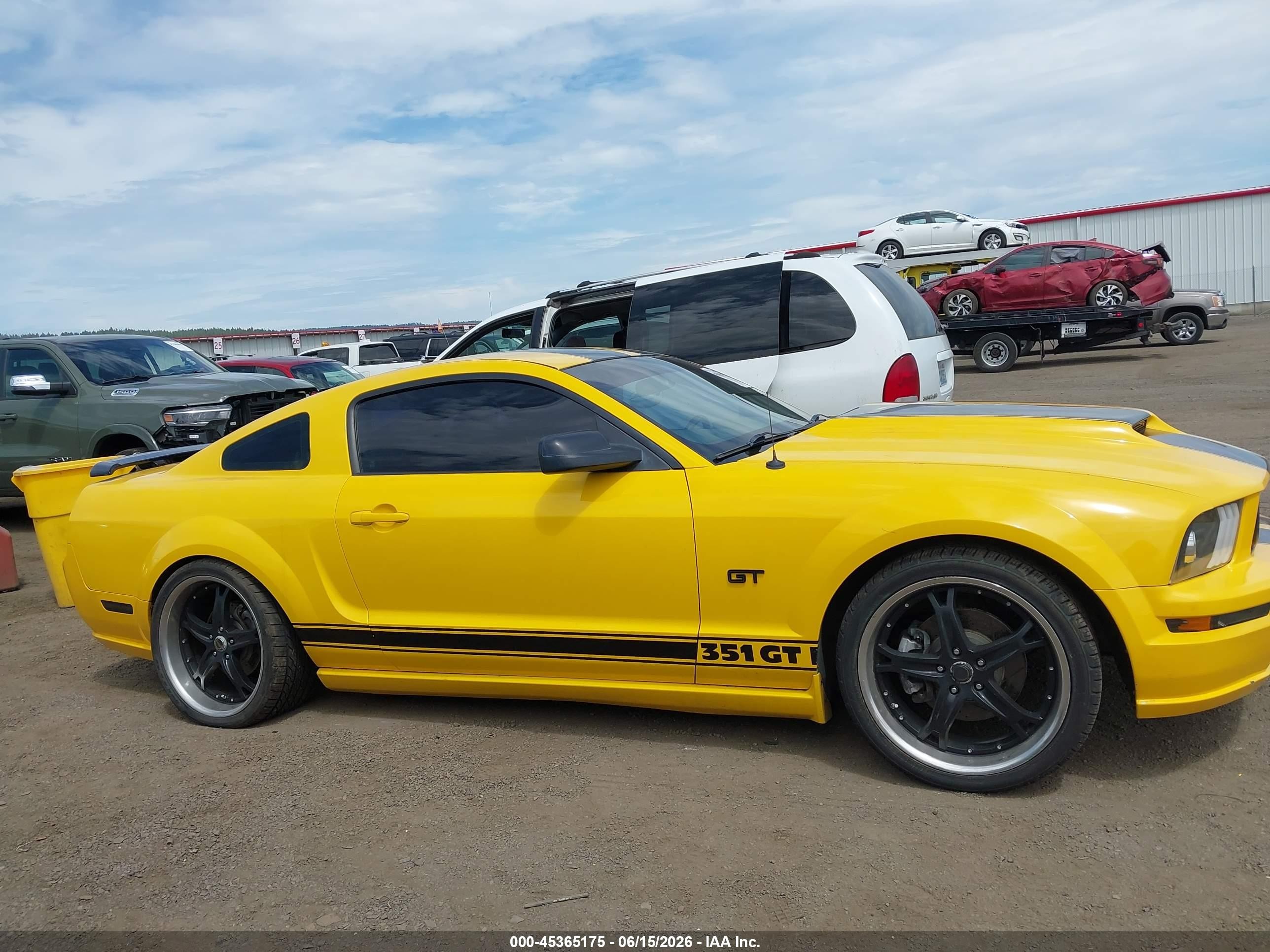2006 Ford Mustang Gt Yellow vin: 1ZVFT82H265190654