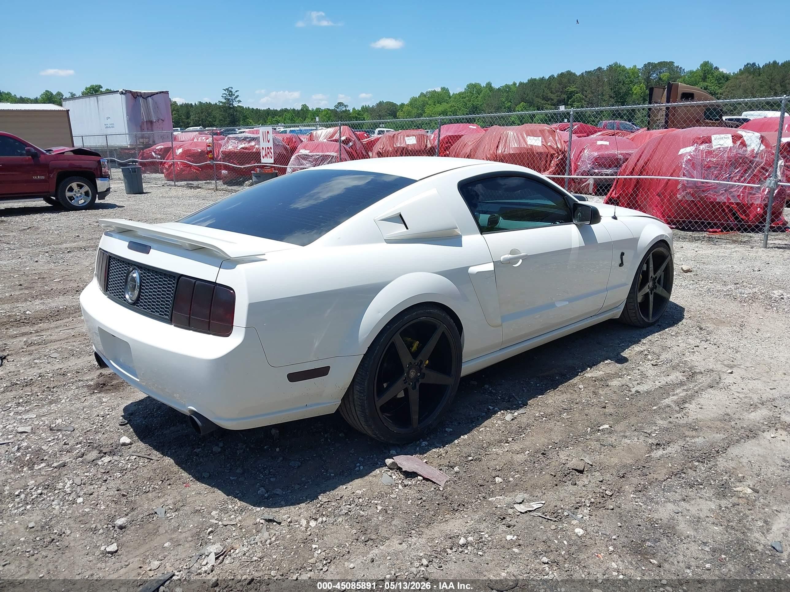 2006 Ford Mustang Gt White vin: 1ZVFT82H265259598