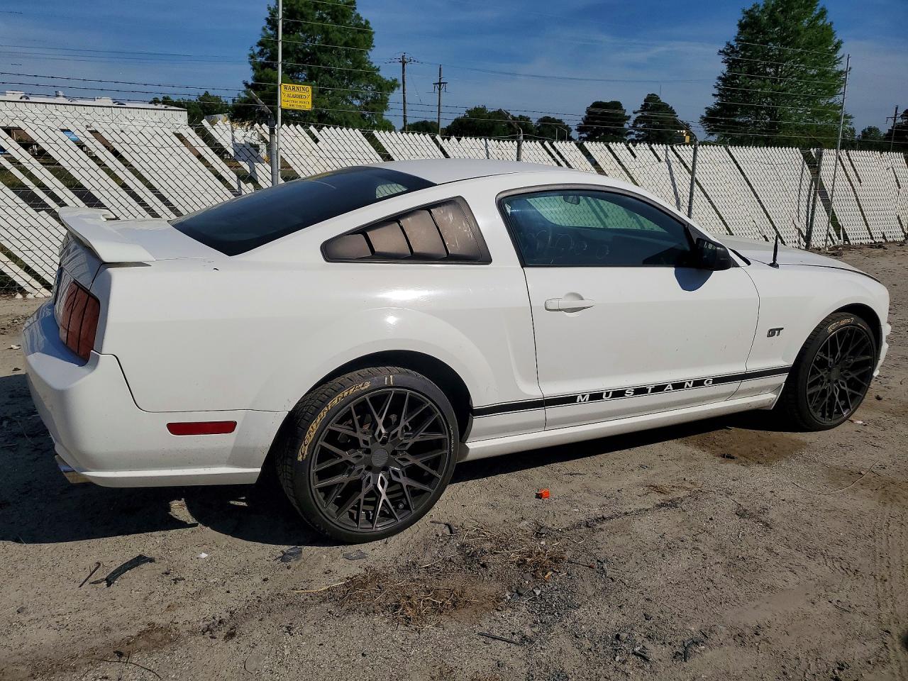 2006 Ford Mustang Gt White vin: 1ZVFT82H365209678