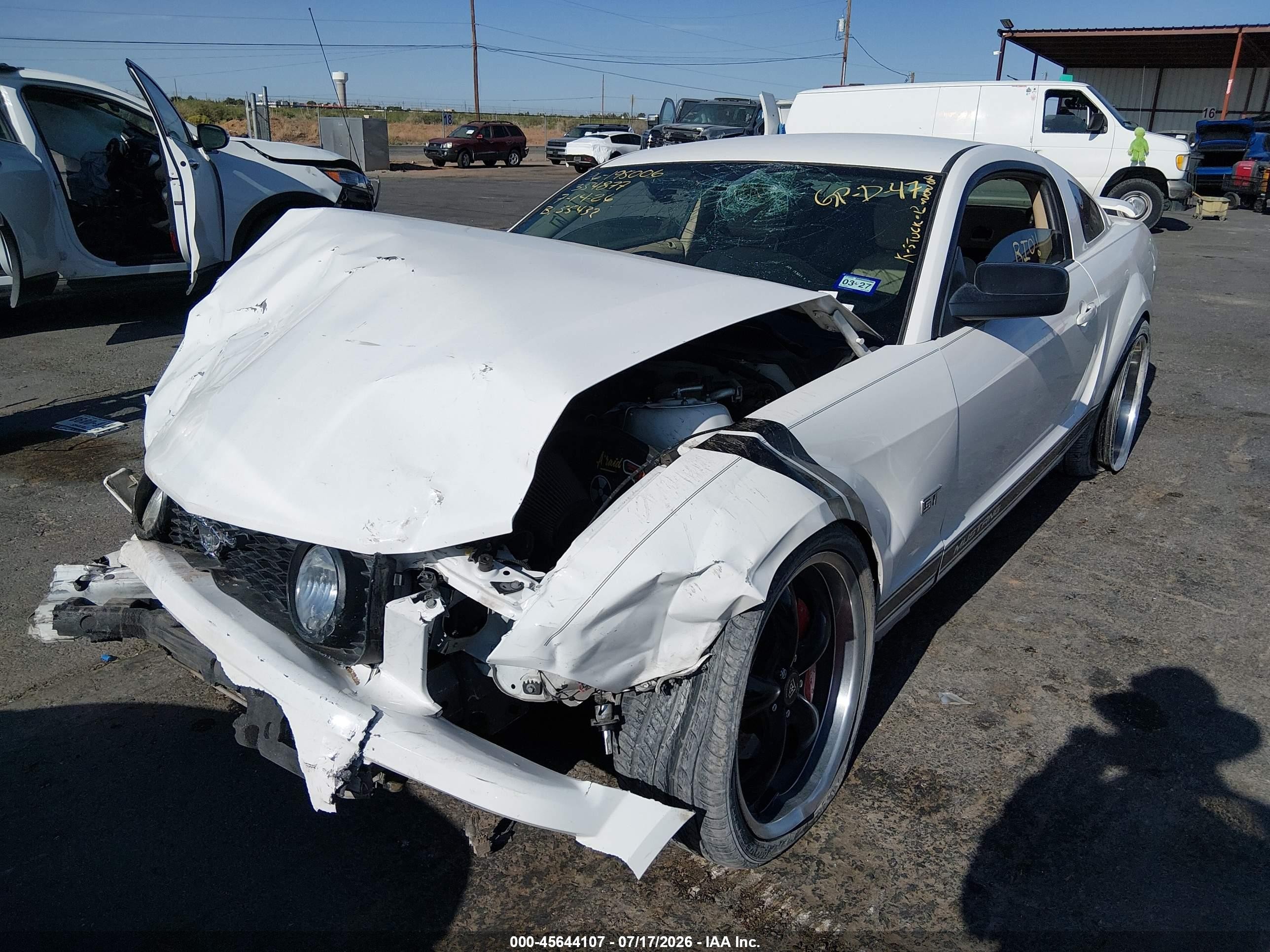 2006 Ford Mustang Gt White vin: 1ZVFT82H365215108