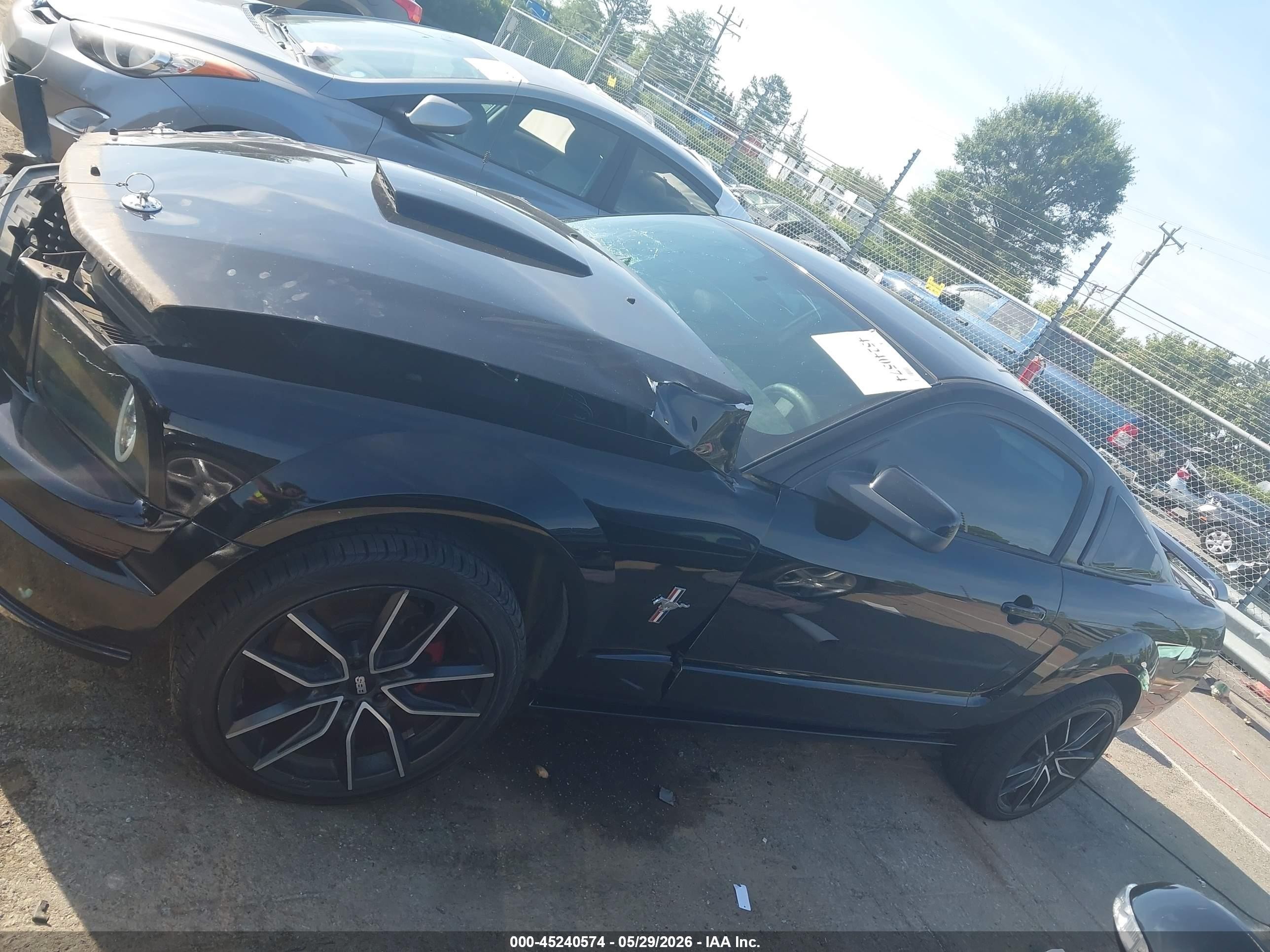 2007 Ford Mustang Gt Deluxe/gt Premium Black vin: 1ZVFT82H375274712
