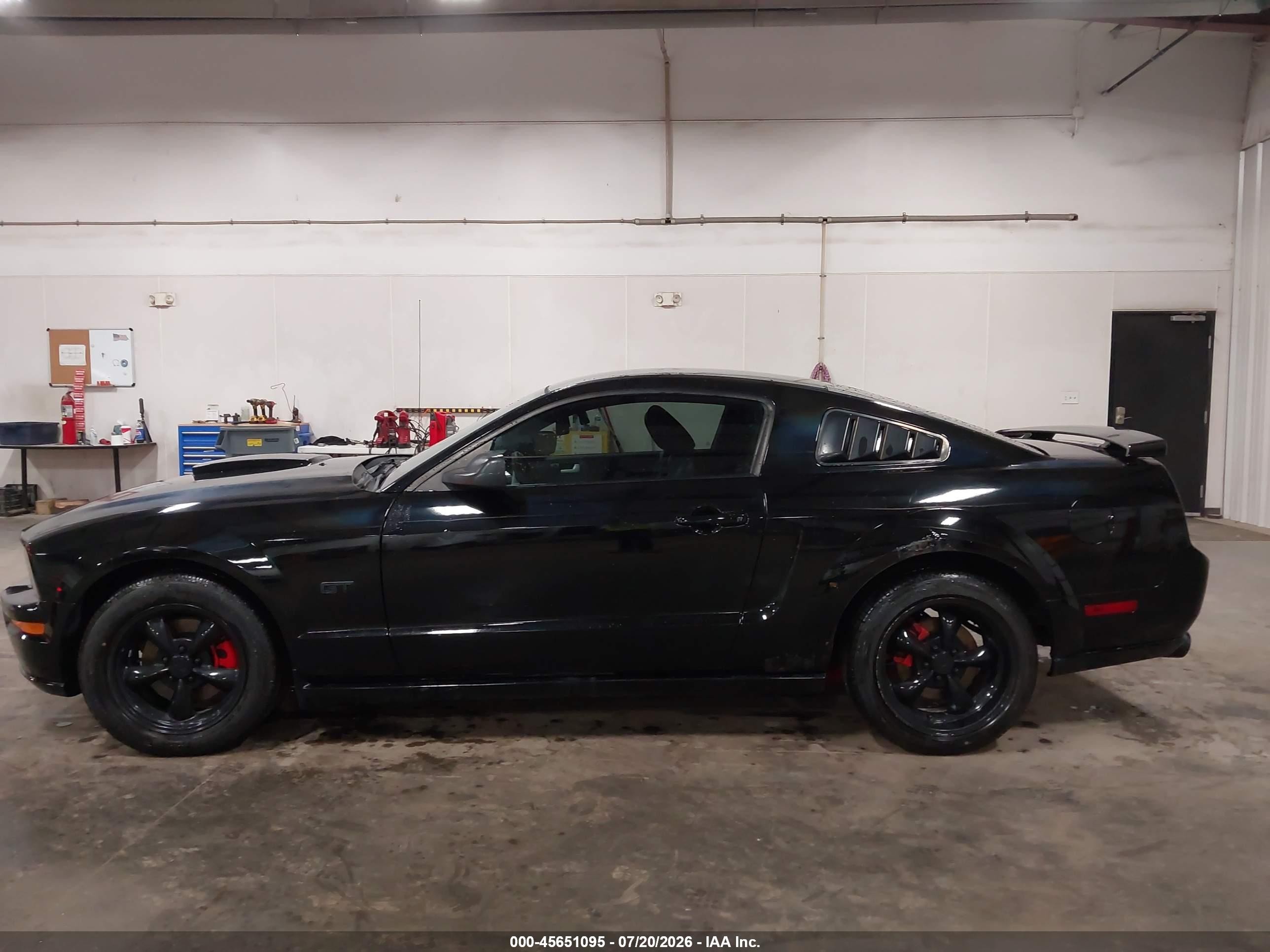2007 Ford Mustang Gt Deluxe/gt Premium Black vin: 1ZVFT82H375305294