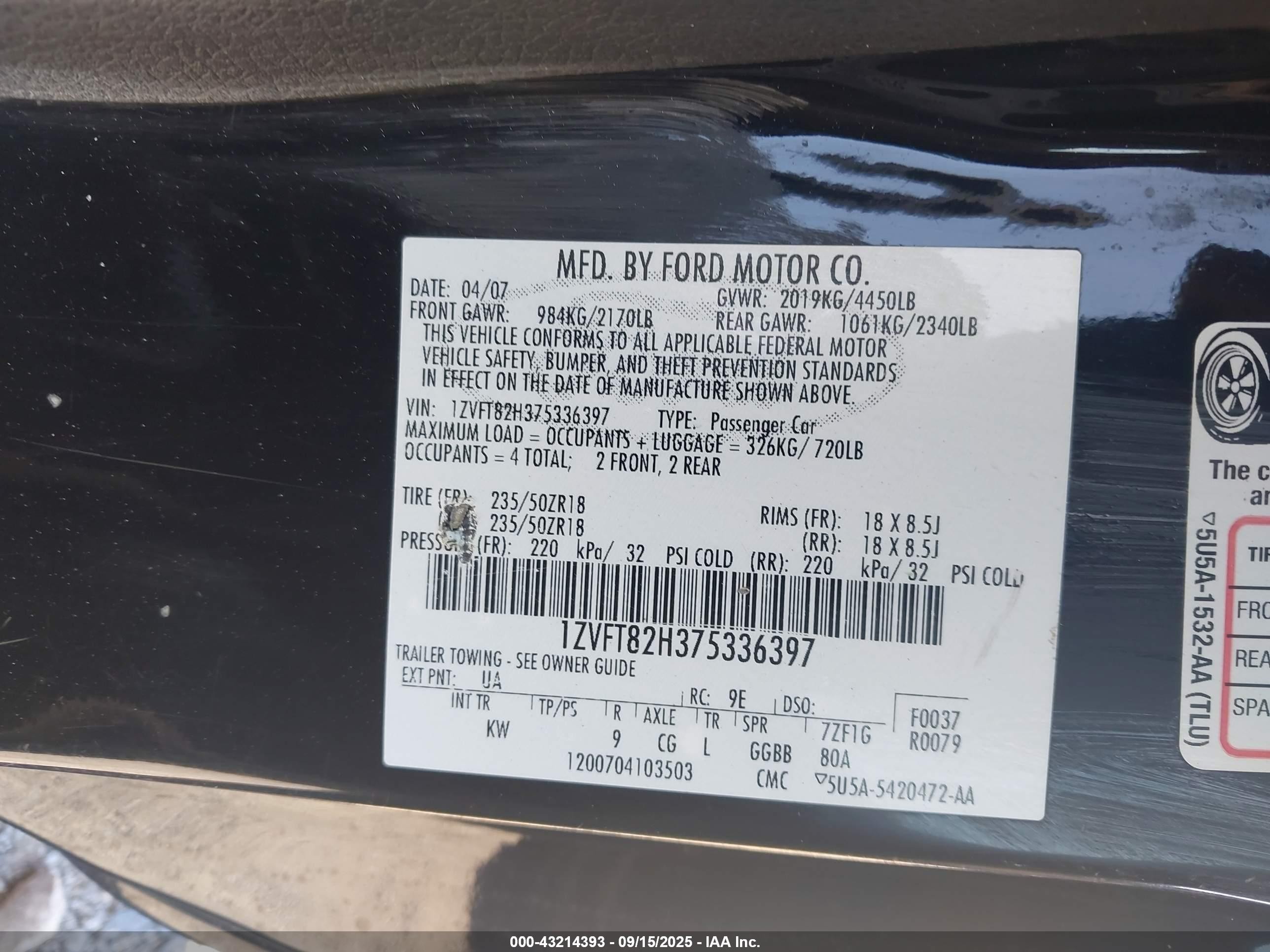 2007 Ford Mustang Gt Deluxe/gt Premium Черный vin: 1ZVFT82H375336397