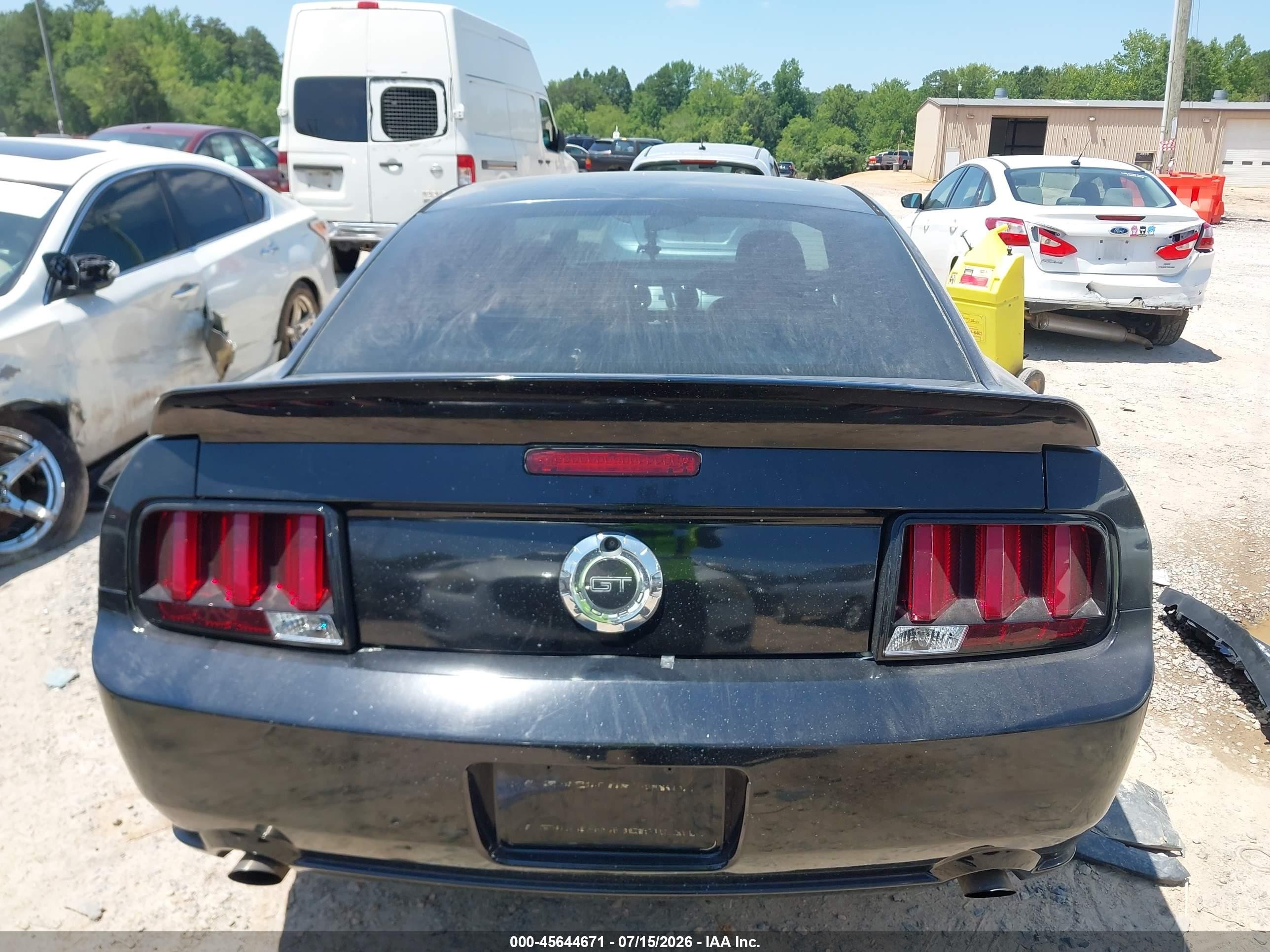 2005 Ford Mustang Gt Deluxe/gt Premium Black vin: 1ZVFT82H555104283